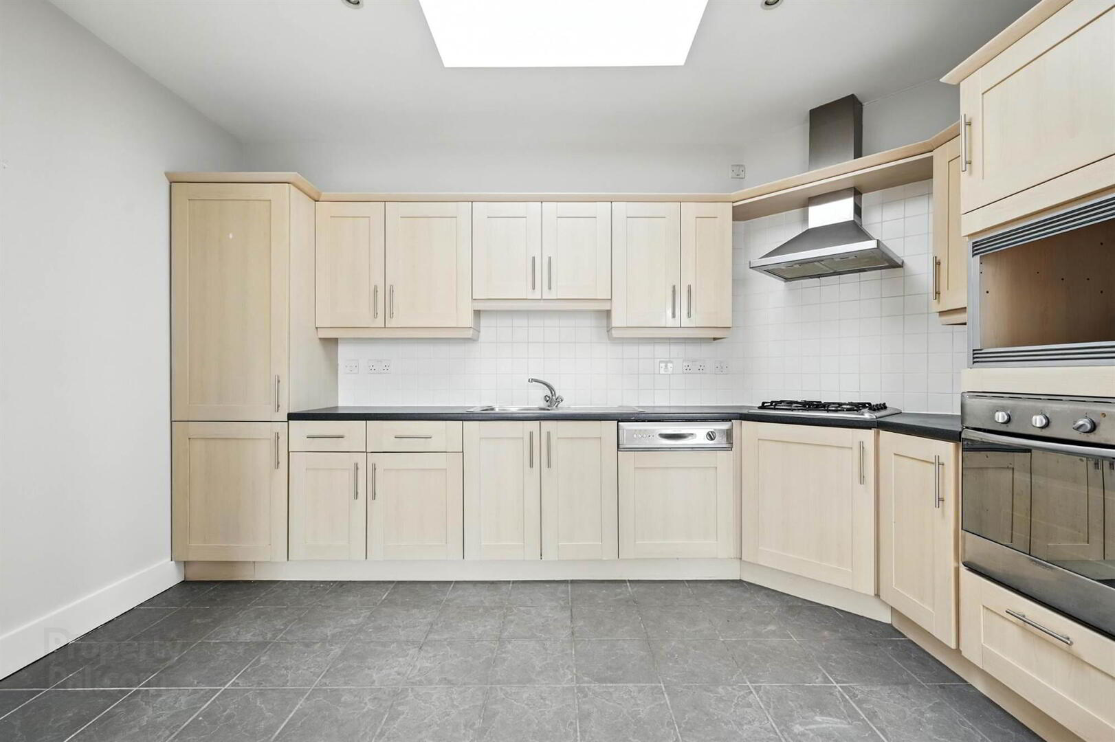 47 Lisburn Square 9 of 15