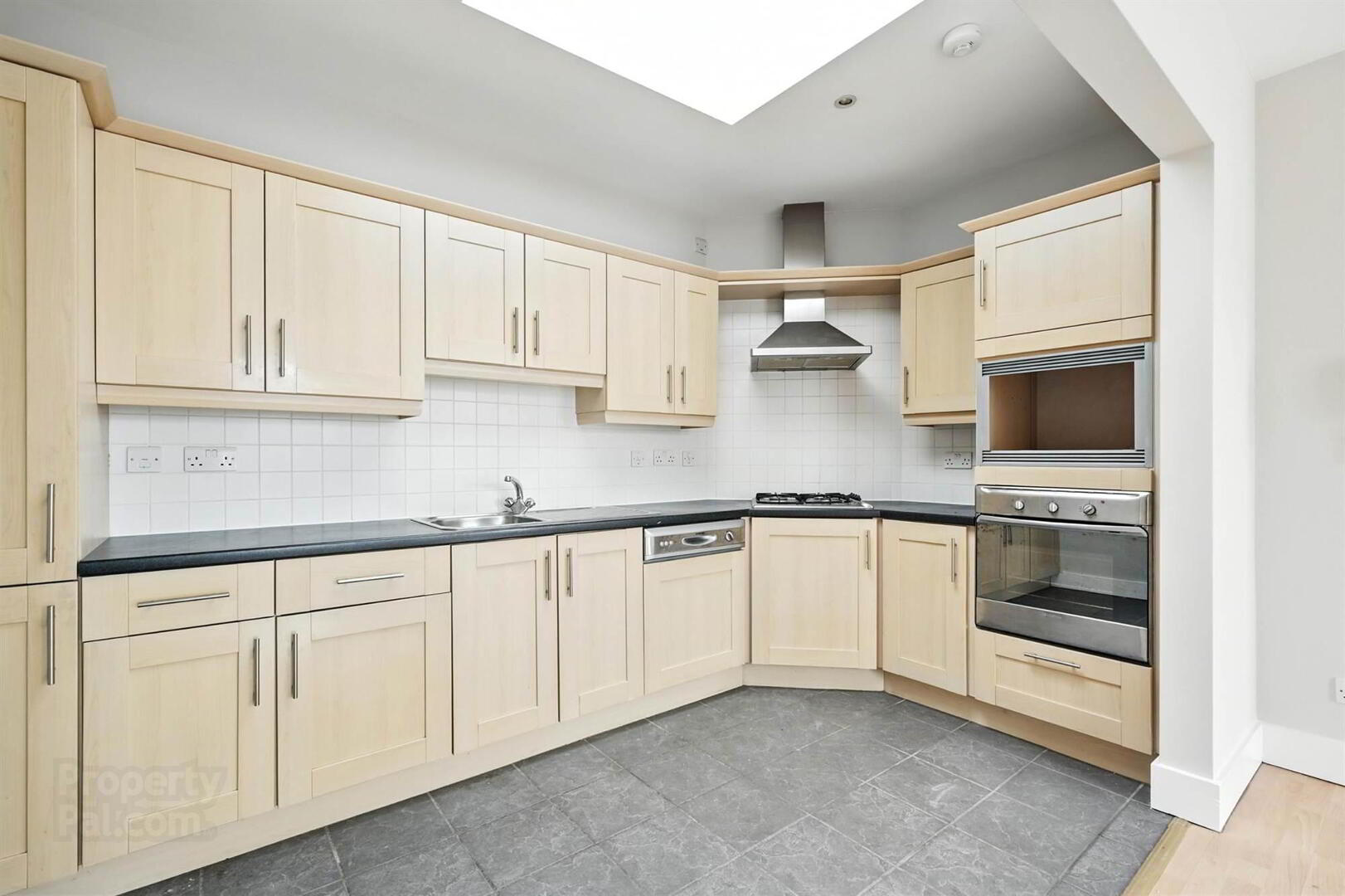 47 Lisburn Square 7 of 15