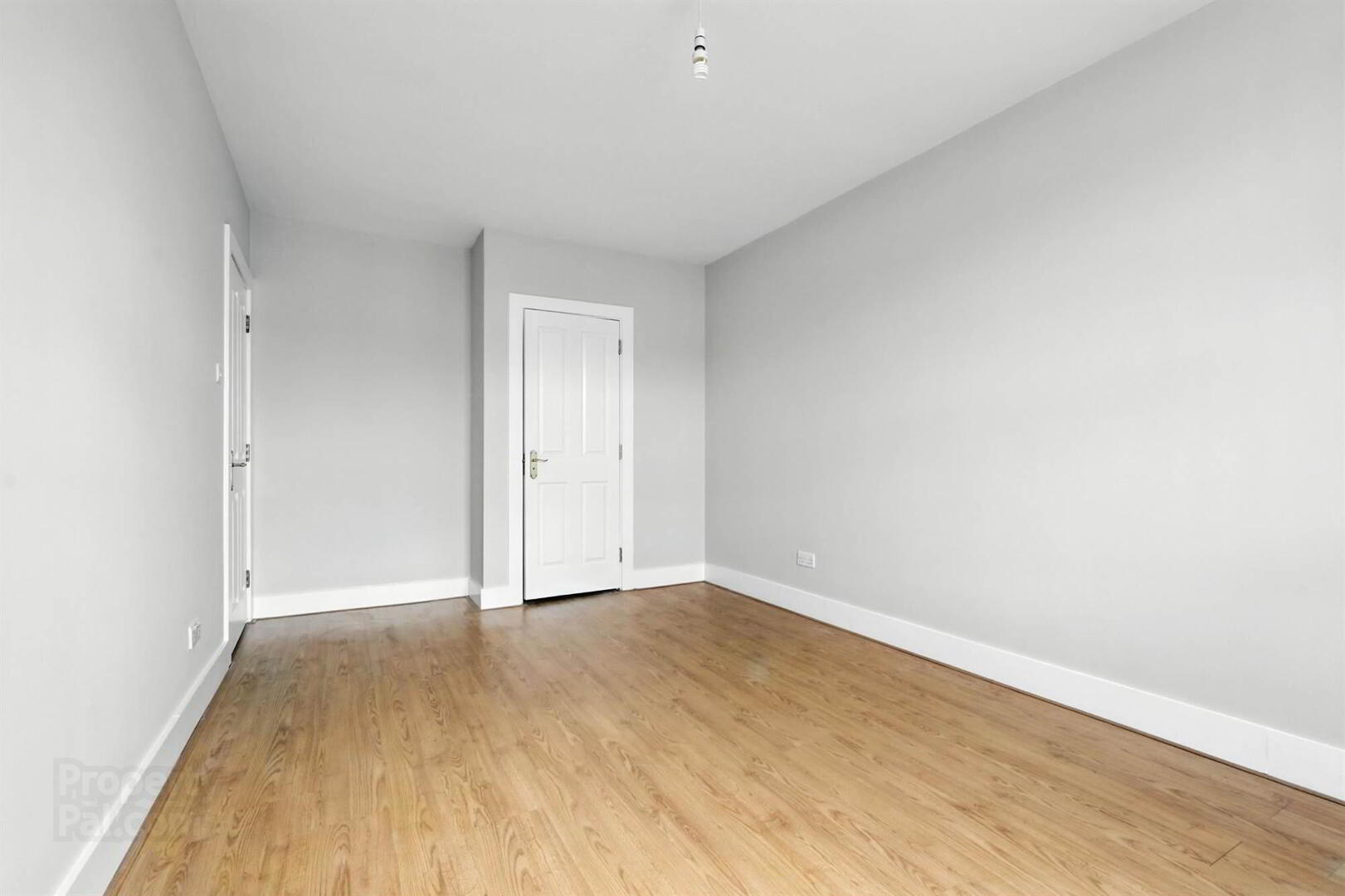 47 Lisburn Square 15 of 15