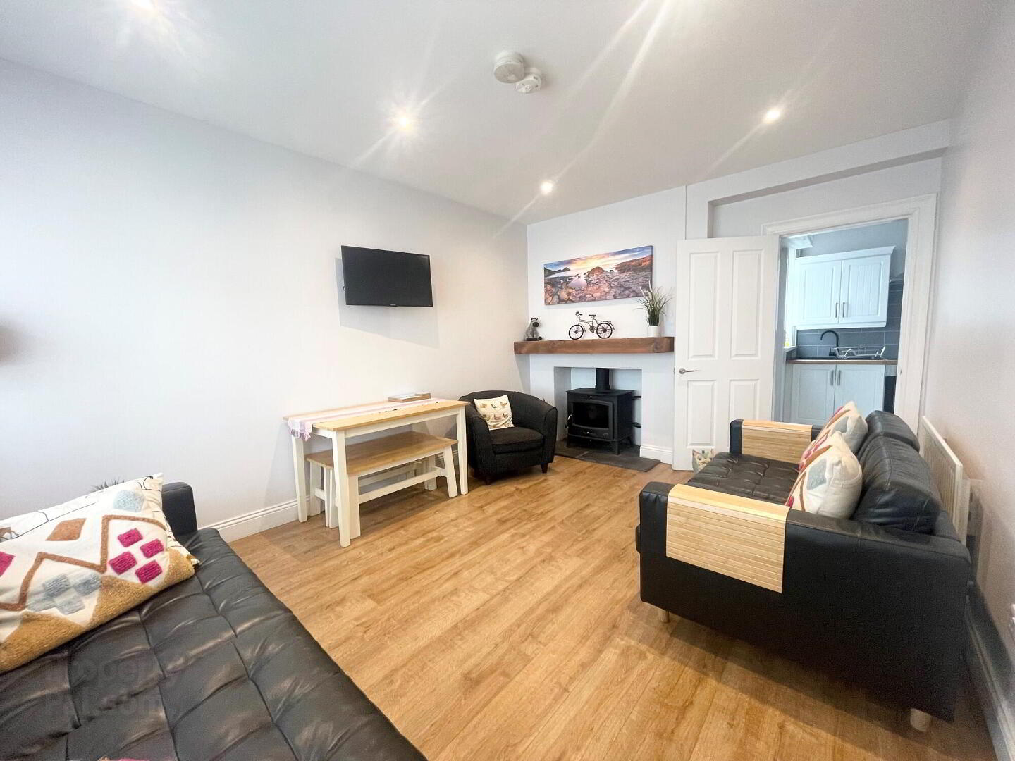 22 Eglinton Lane 4 of 22