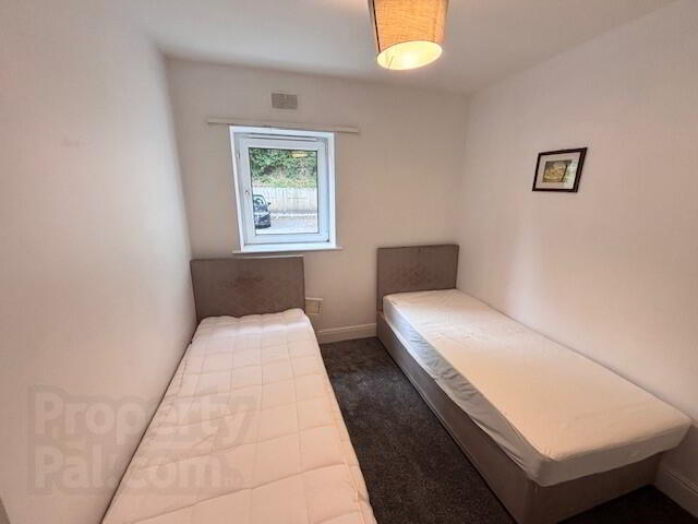 Apt 11, Ashbrook, Victoria Cross 5 of 7