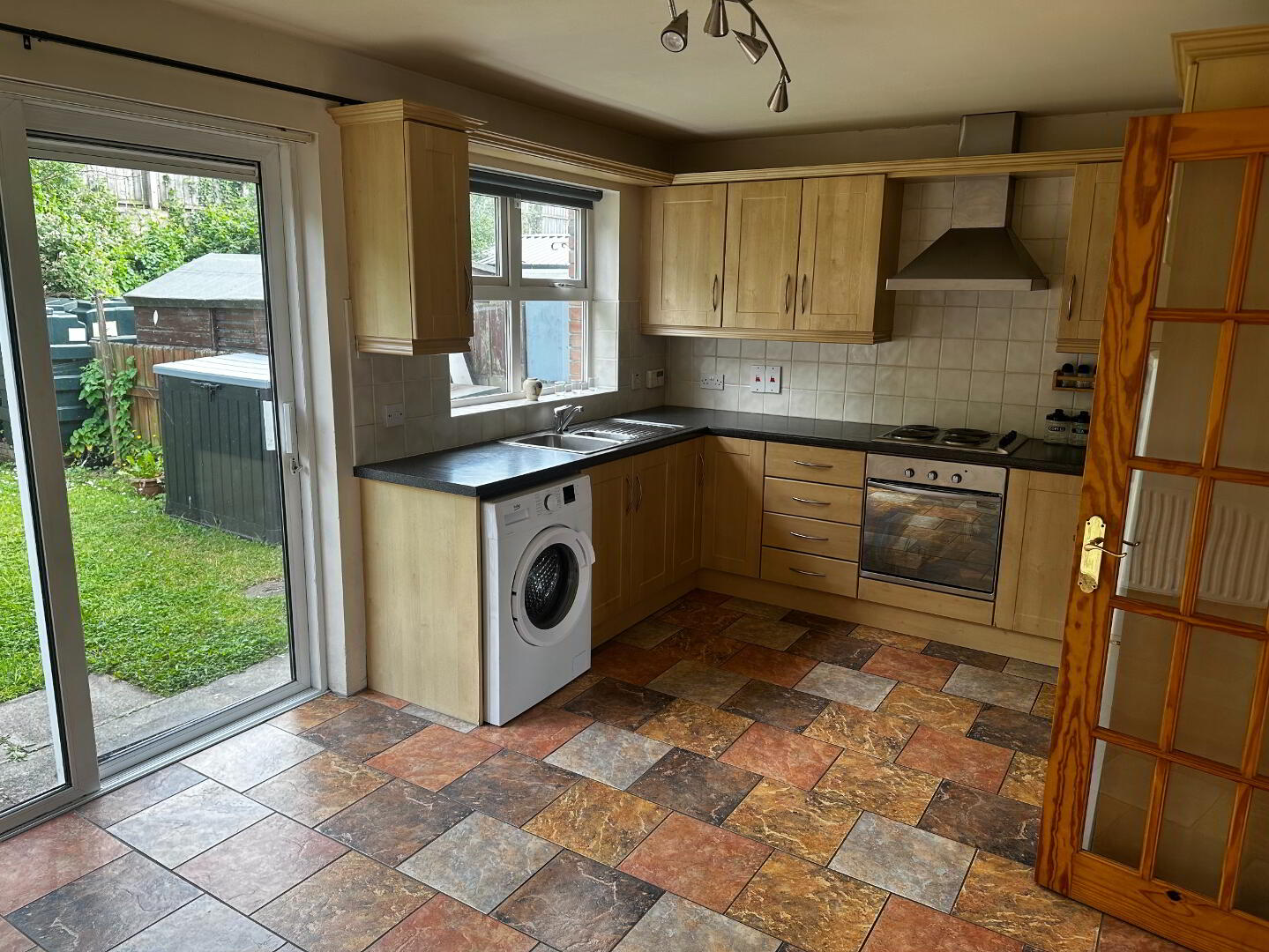 13 Oaktree Manor 8 of 20