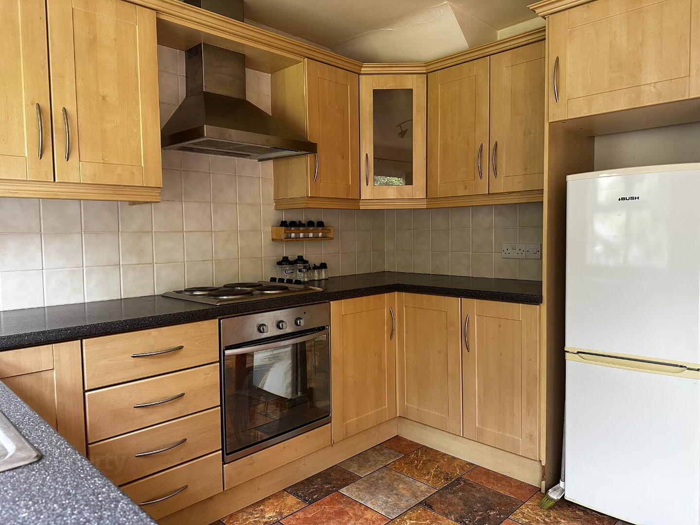 13 Oaktree Manor 7 of 20