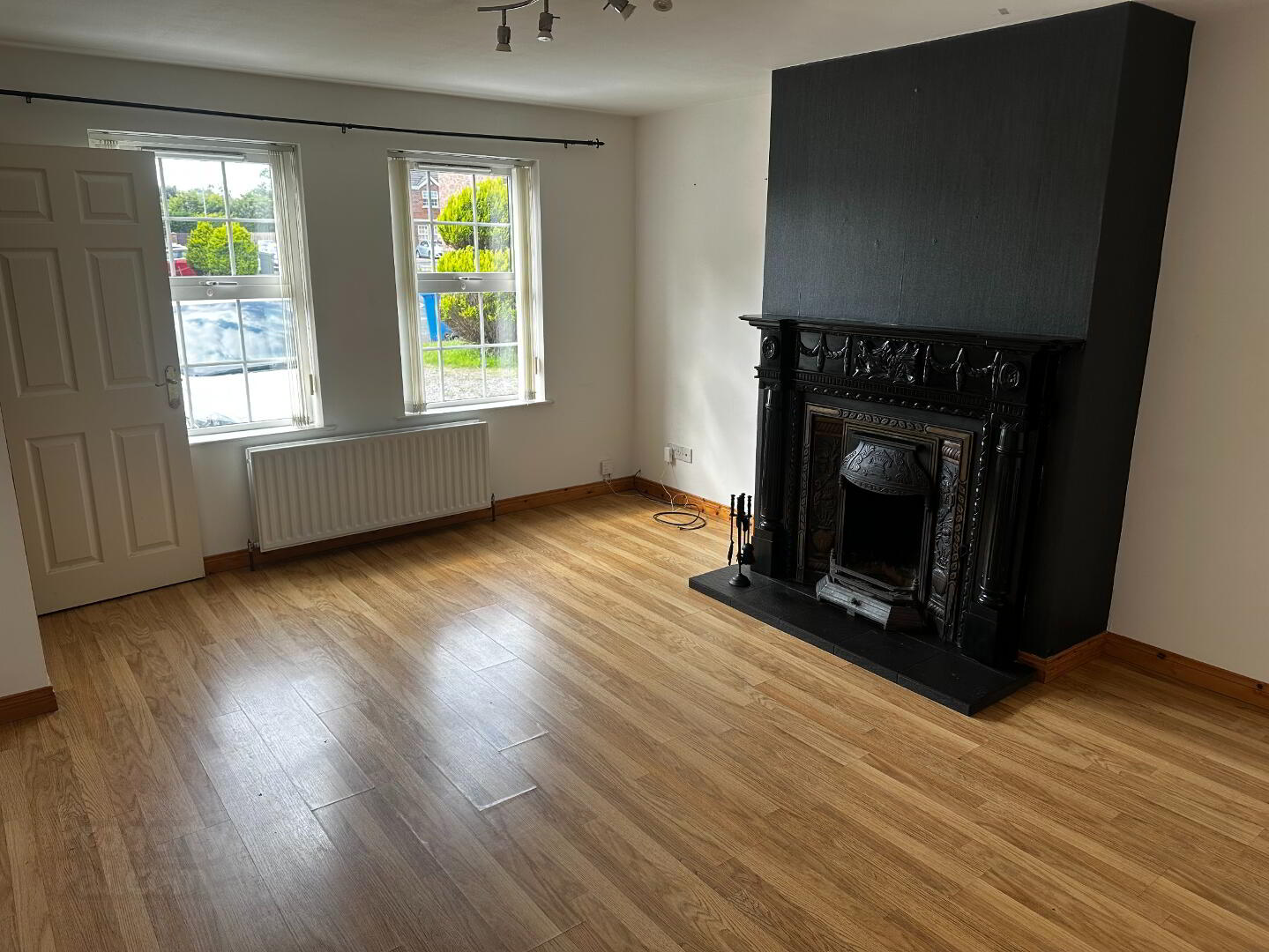 13 Oaktree Manor 3 of 20