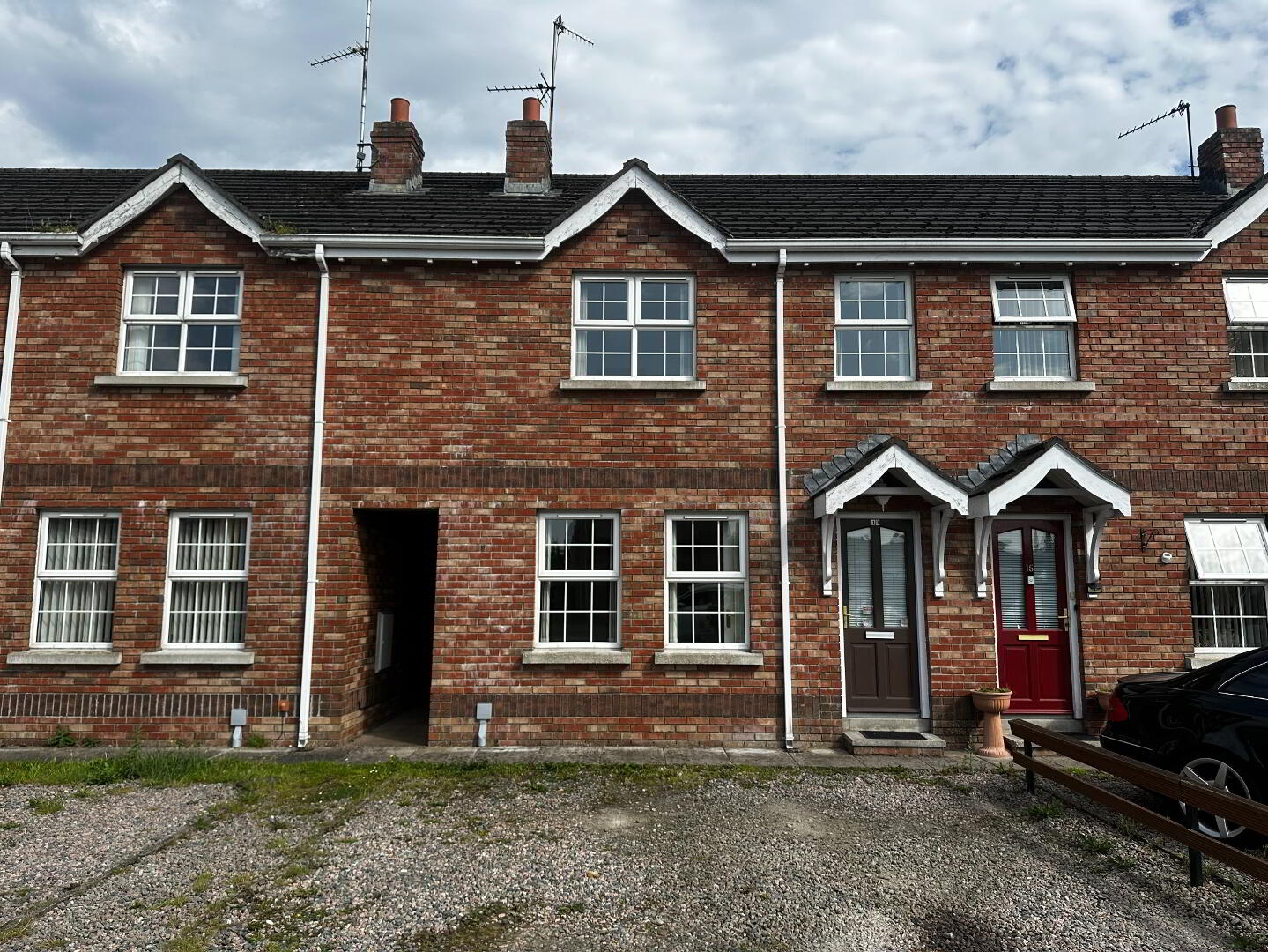 13 Oaktree Manor 1 of 20