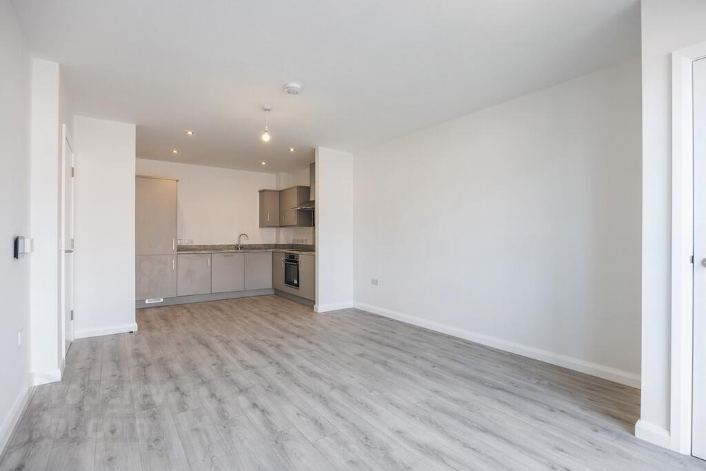 Apt 1, 1 Kings Hall Road 4 of 11