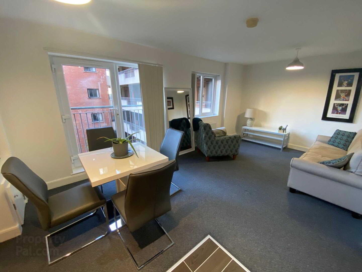309 College Court Central 5 of 15