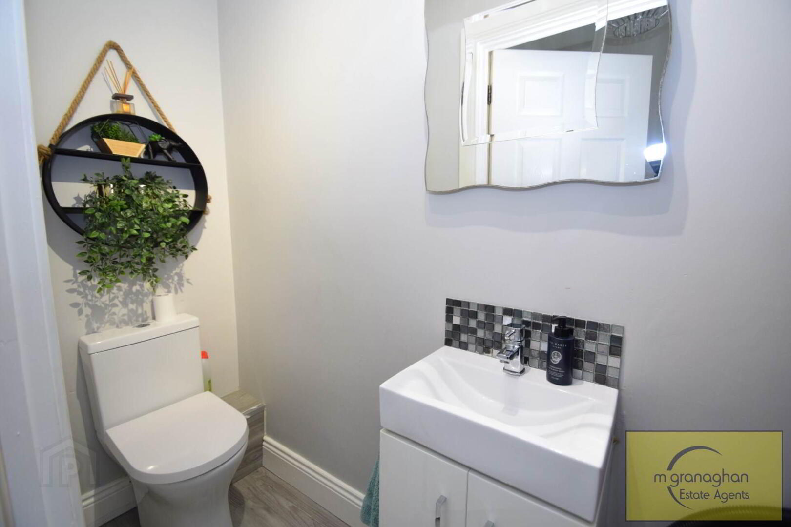 1b Fruithill Park 11 of 43