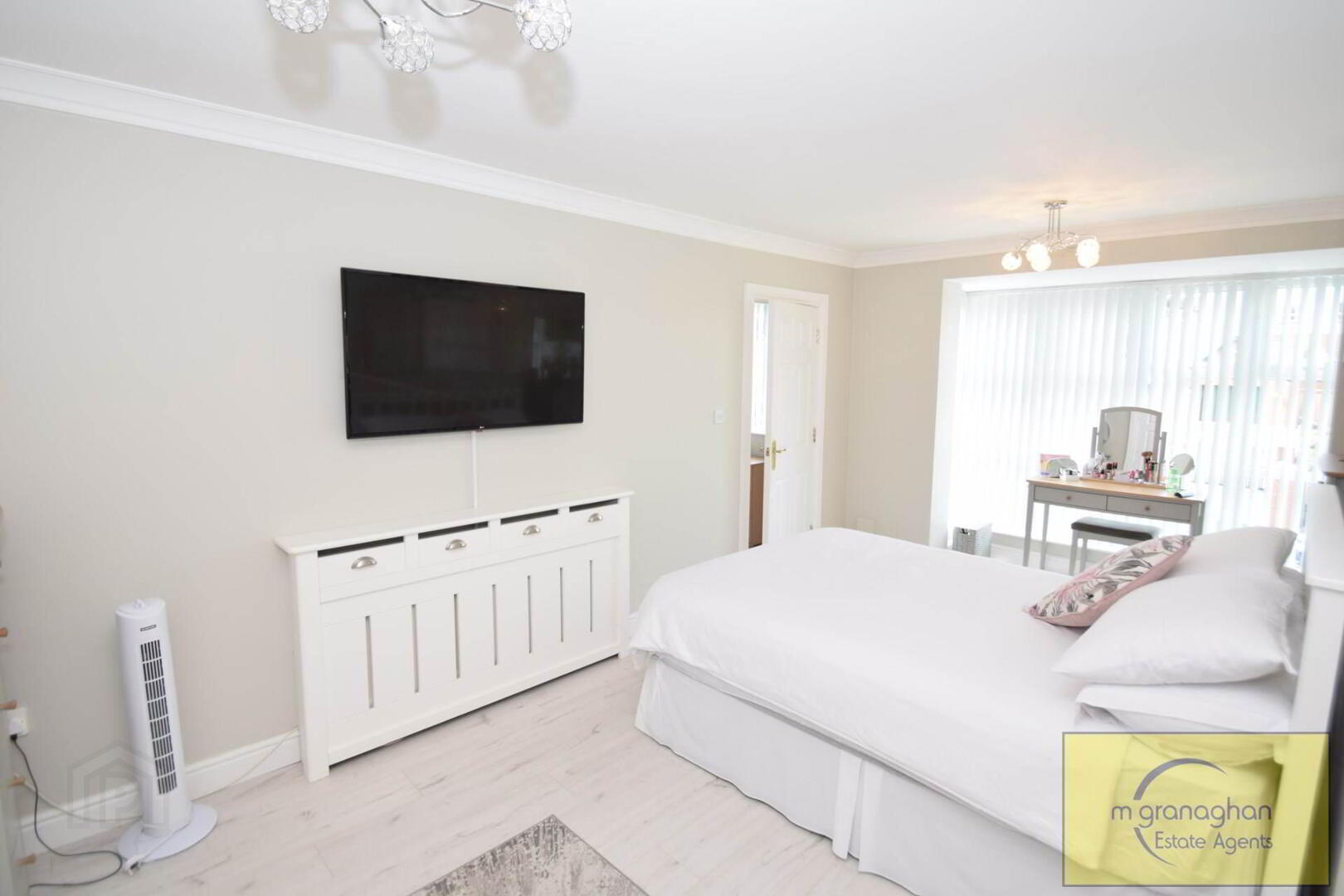 1b Fruithill Park 14 of 43