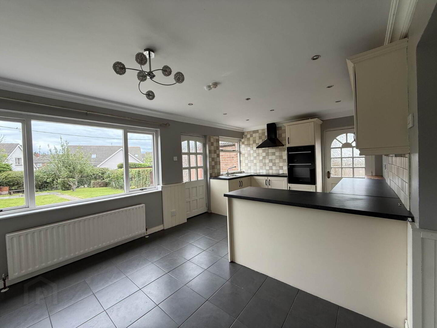 32 Desart Lane Gardens 6 of 16