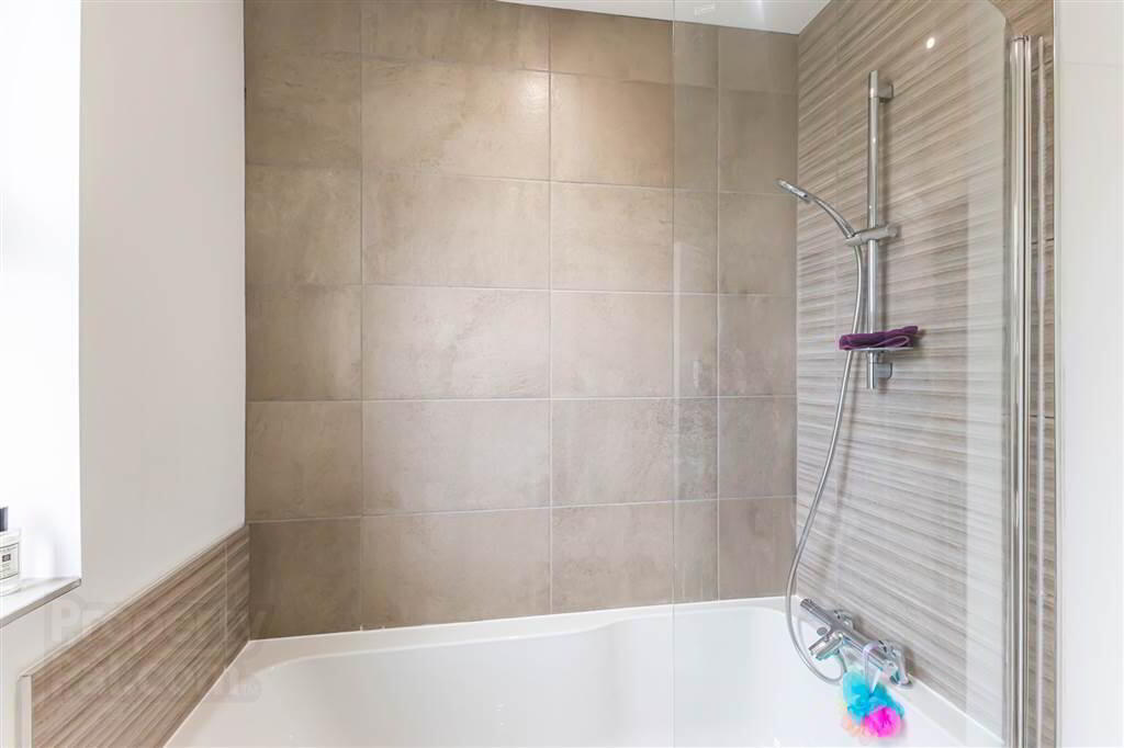 19 Woodbrook Manor 24 of 27