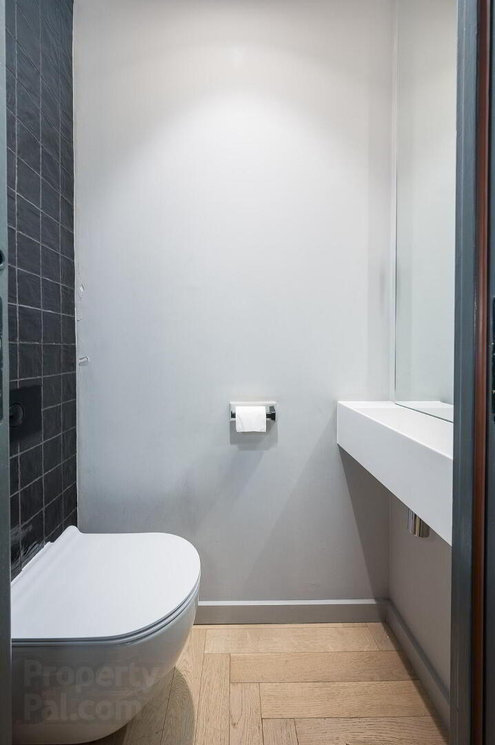 Apt 11 FX Building, 14-18 Montgomery Street 16 of 19