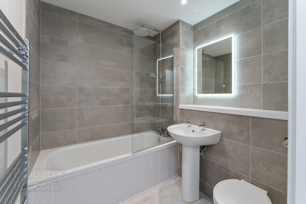 407 College Court Central 6 of 9