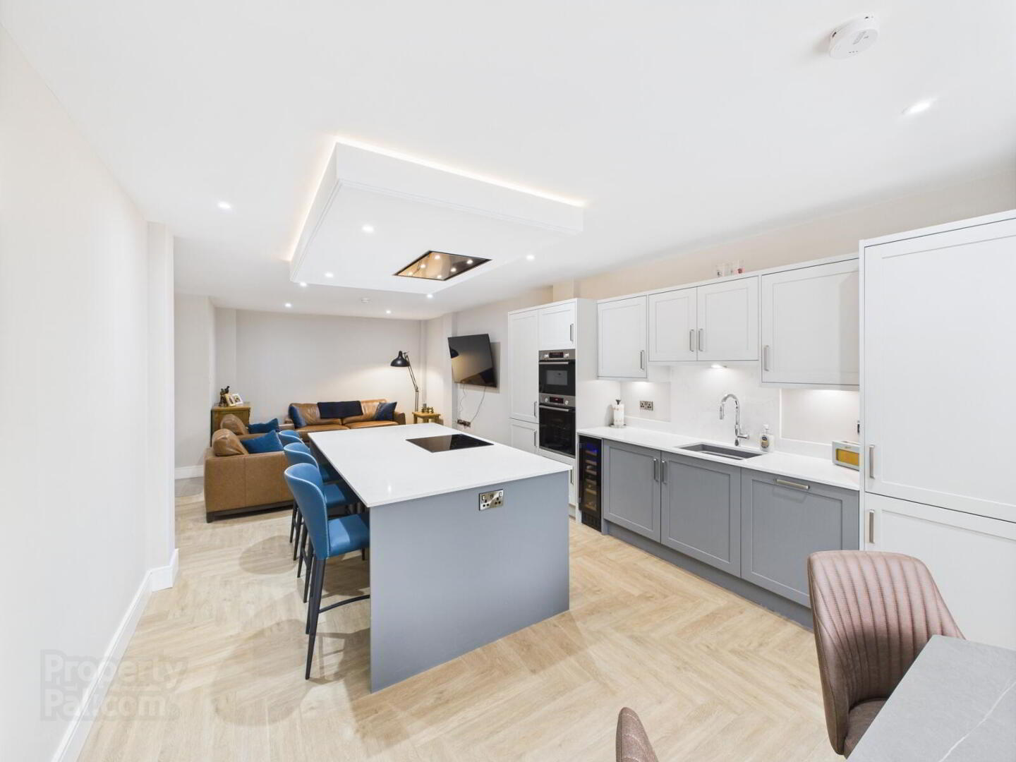Apt 6, One Lacefield 5 of 13
