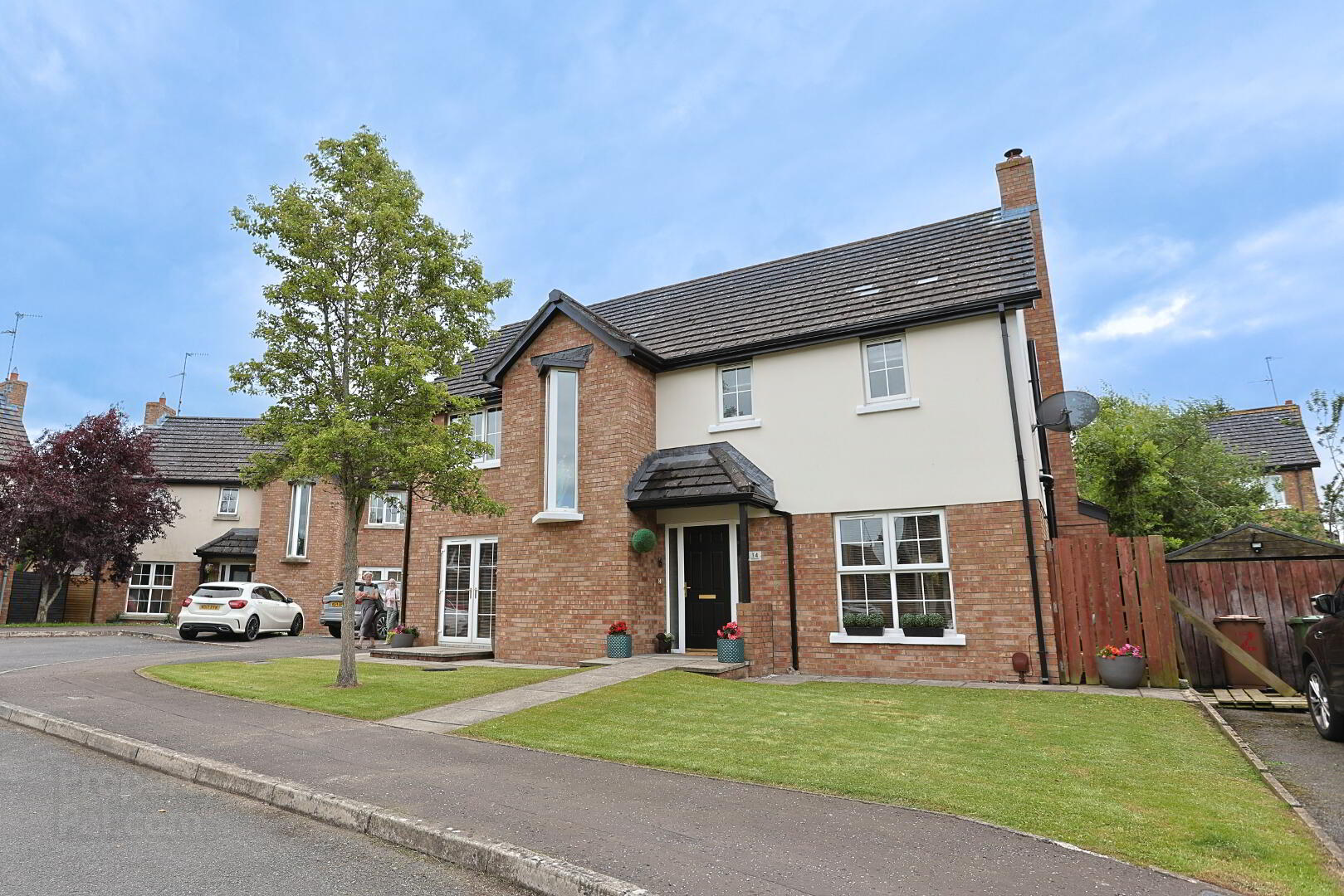 14 Roes Hill 1 of 68