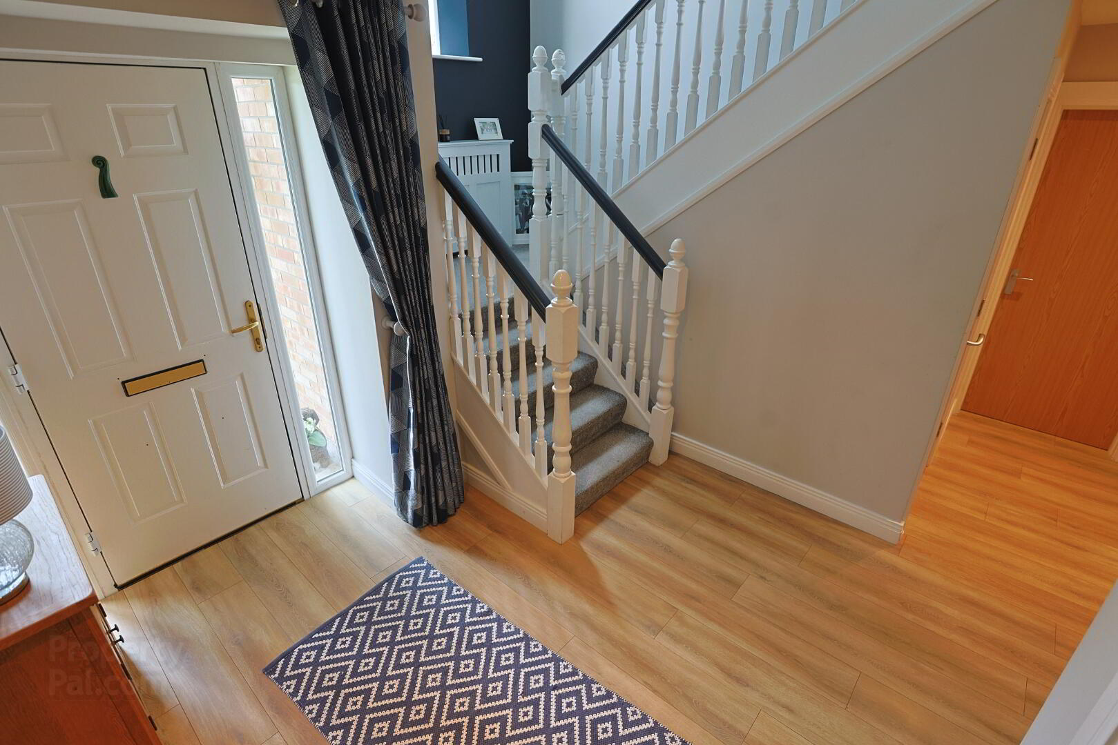 14 Roes Hill 6 of 68