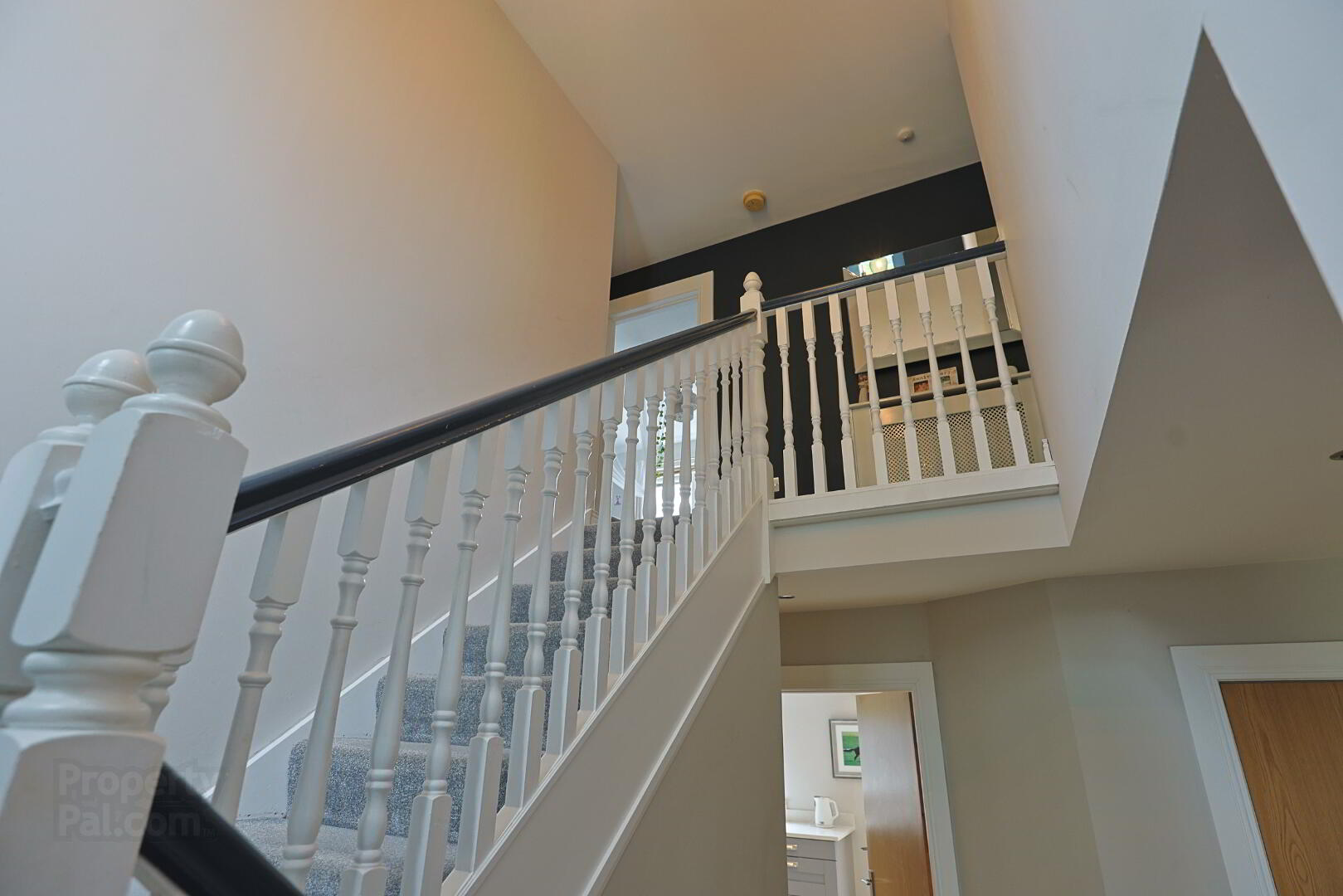 14 Roes Hill 30 of 68