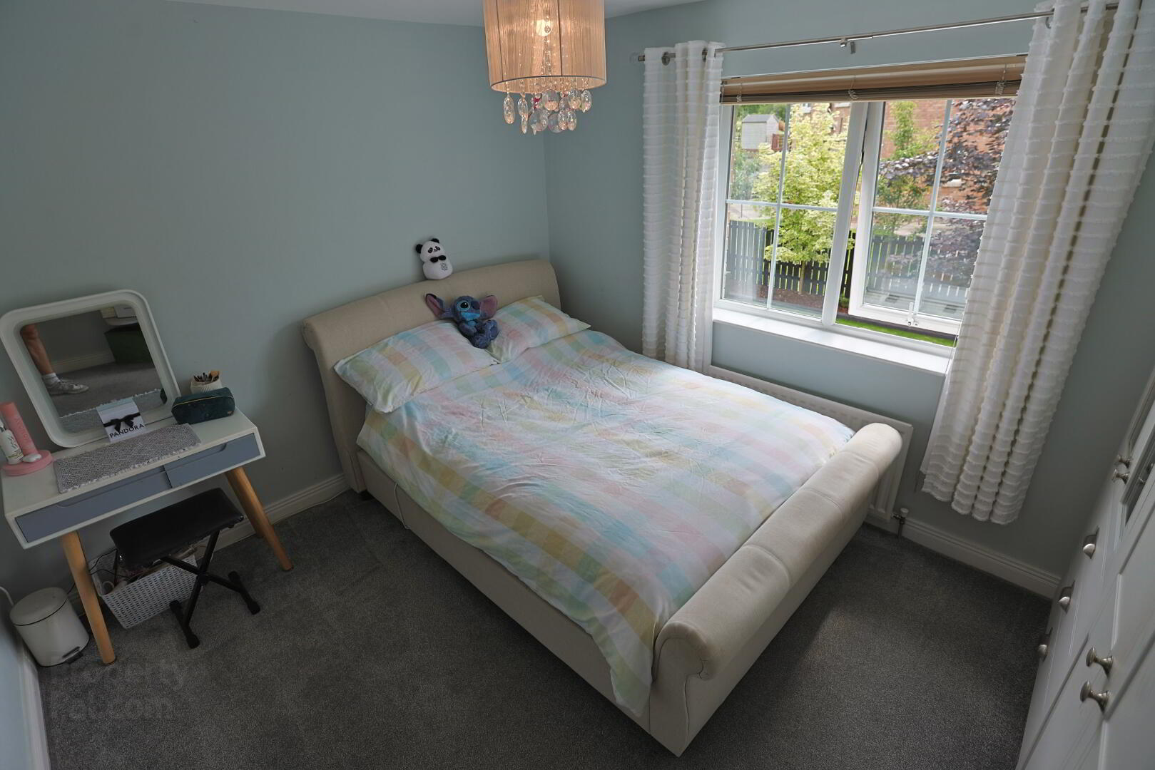 14 Roes Hill 54 of 68