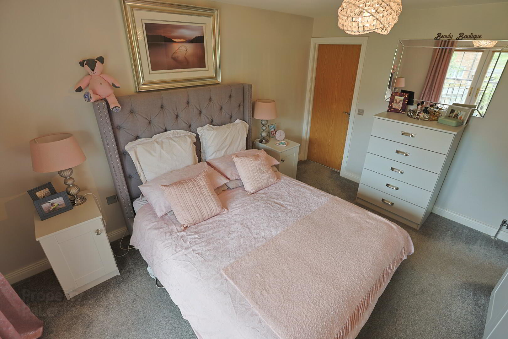 14 Roes Hill 35 of 68
