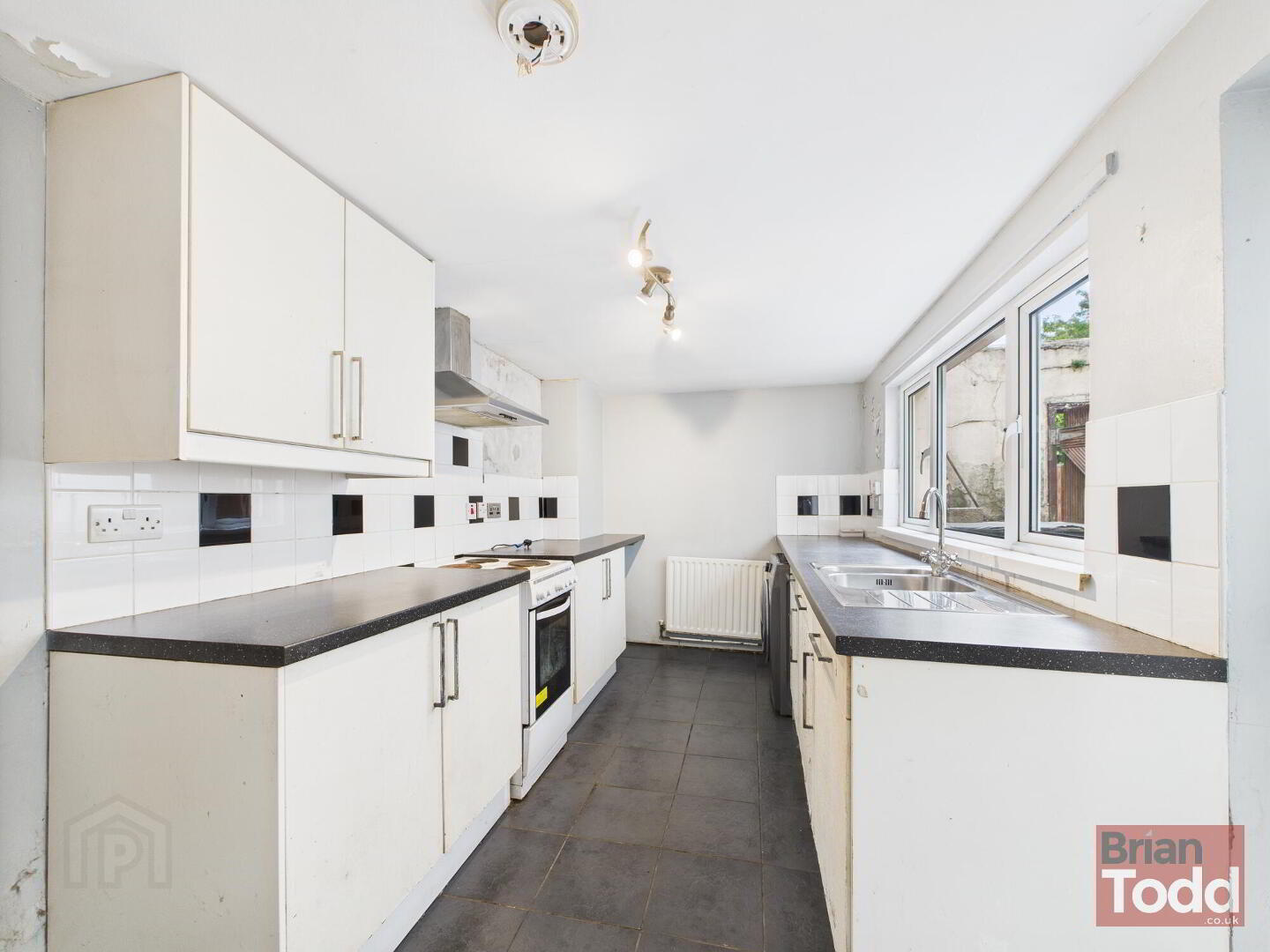 35 Kitcheners Avenue 4 of 14