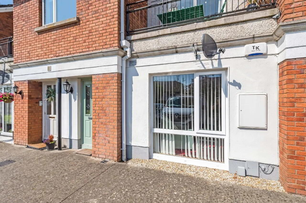 3 Fortune Court 3 of 19