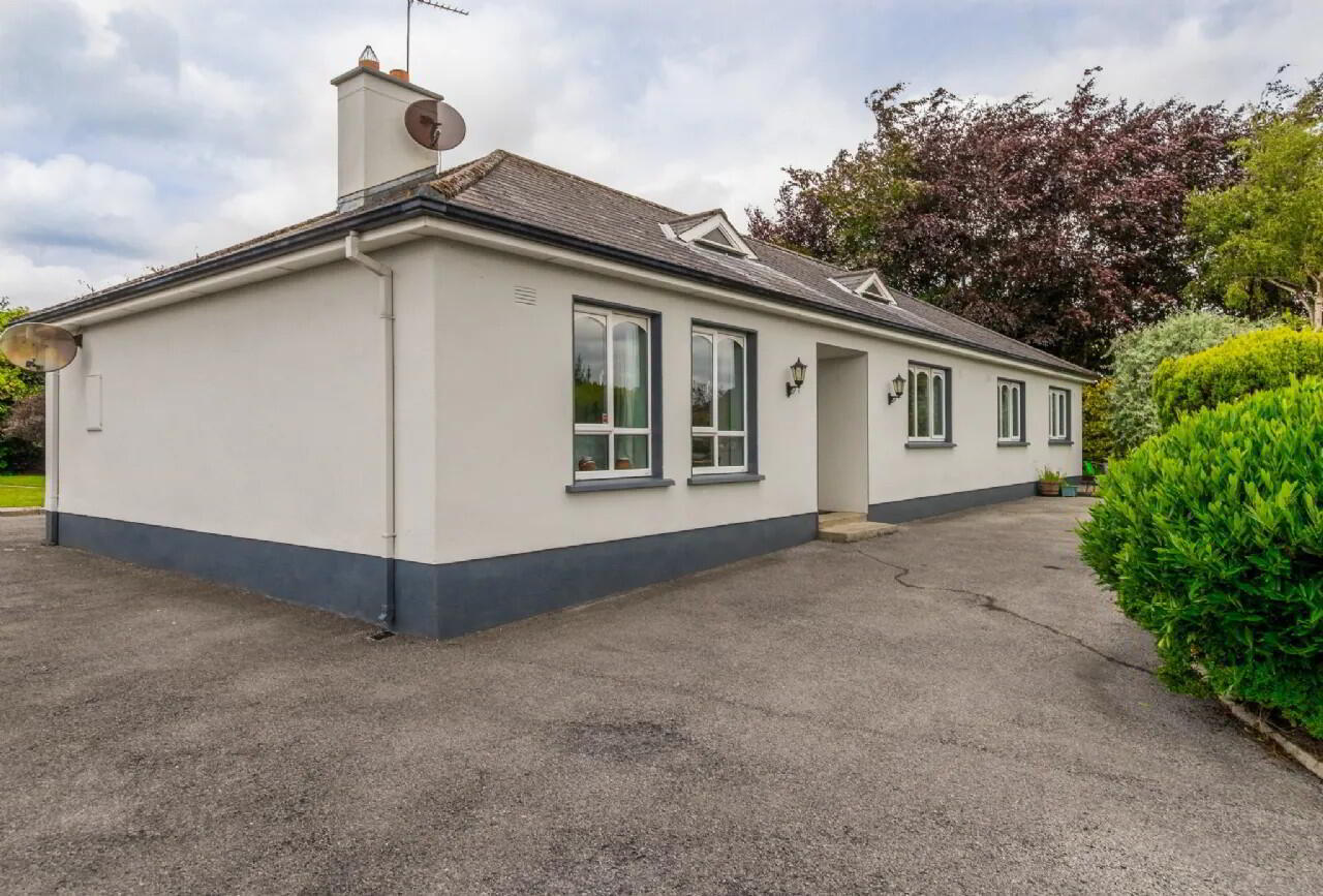 72 Hawthorn Drive 1 of 32