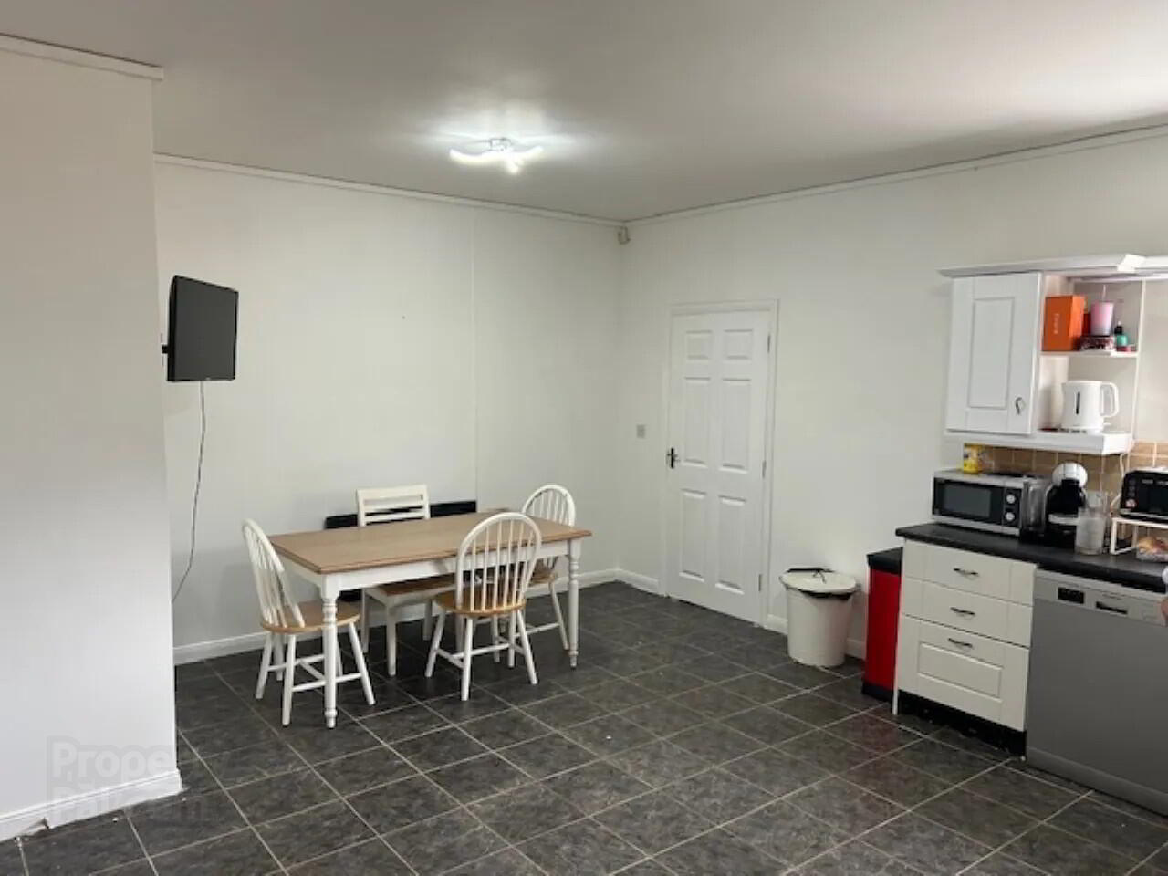 117 Manorfield 4 of 11