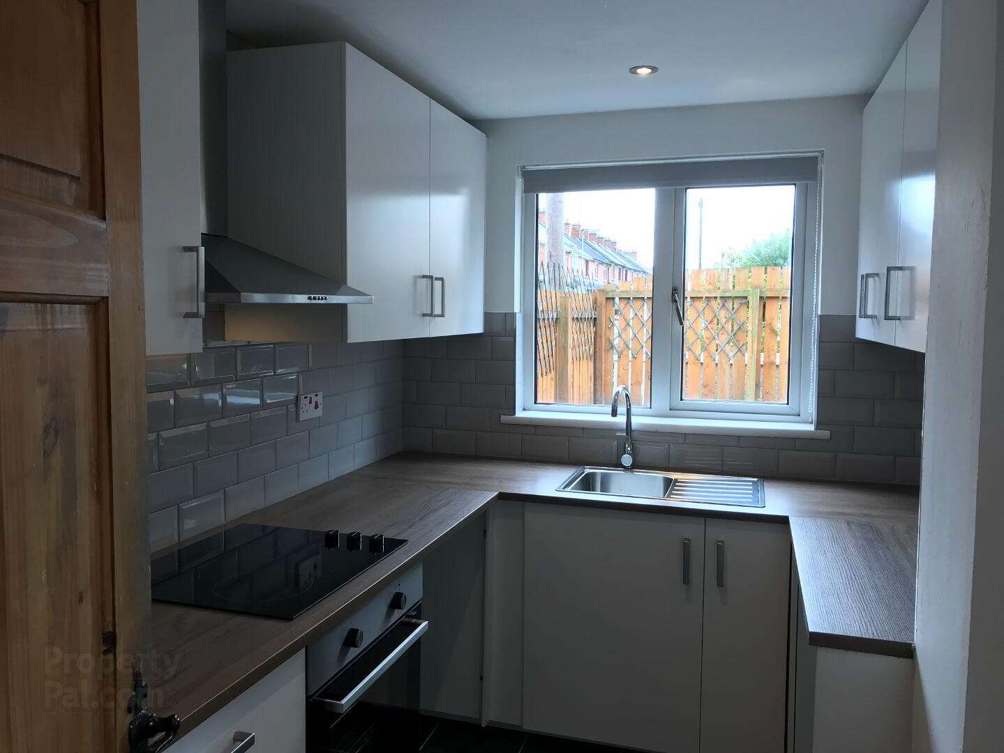 203 Ravenhill Avenue 5 of 10