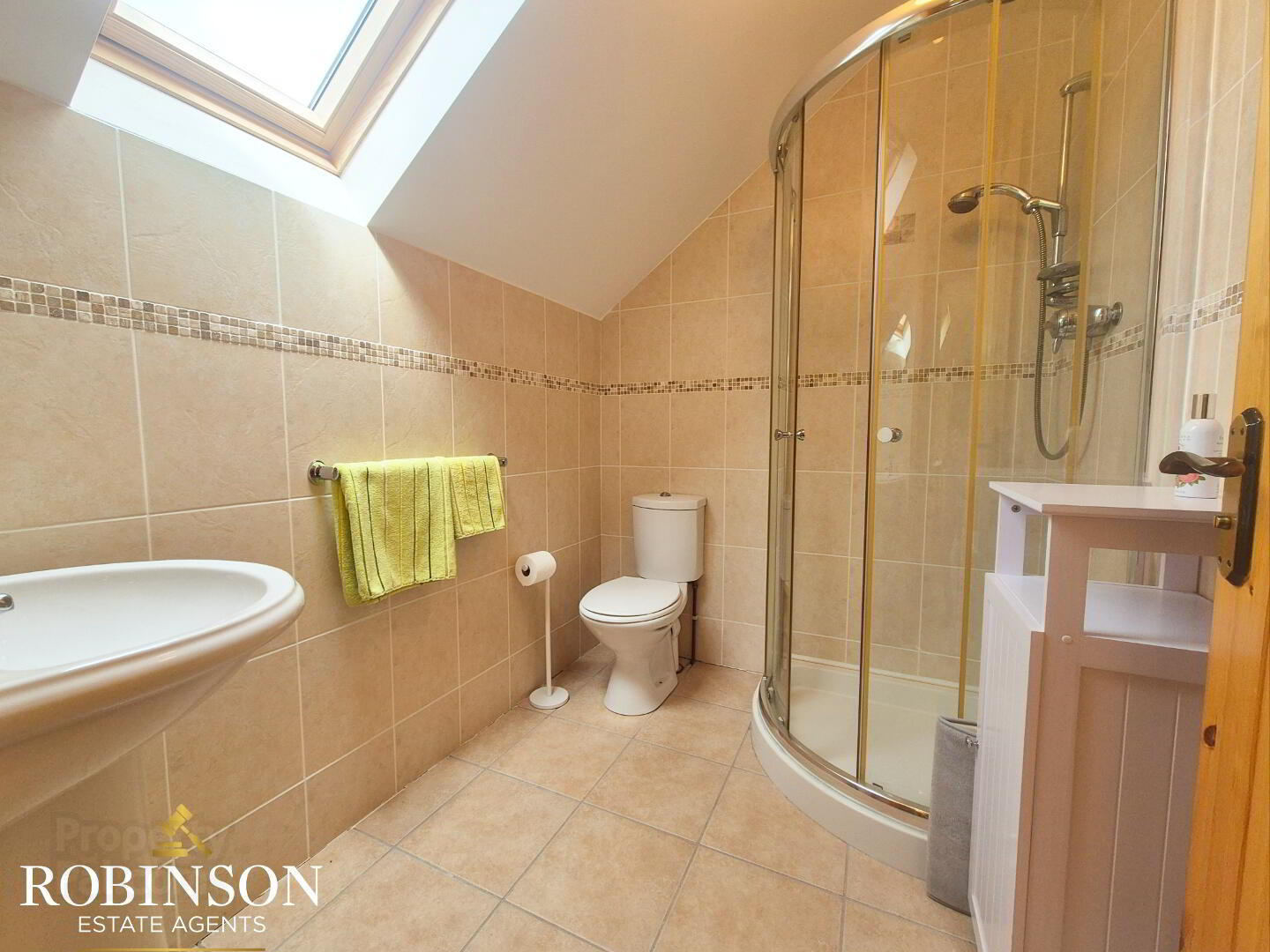 4 Bedroom House, Legland 13 of 15