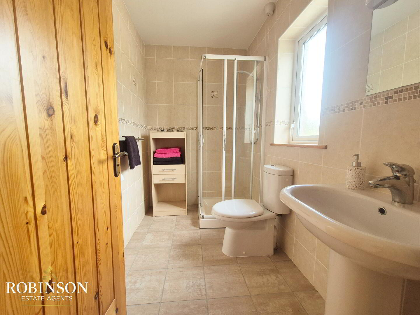 4 Bedroom House, Legland 9 of 15