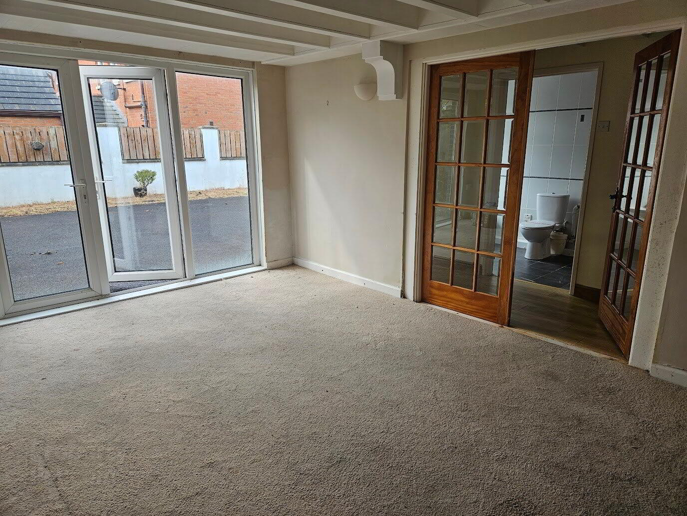 22 Dixon Road 12 of 16