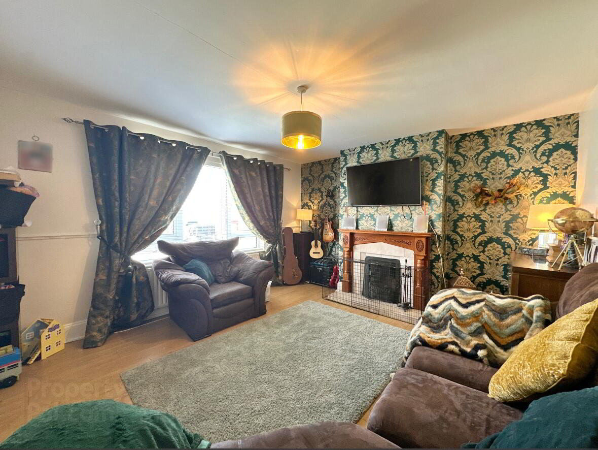 1 Craigaveen Close 4 of 21