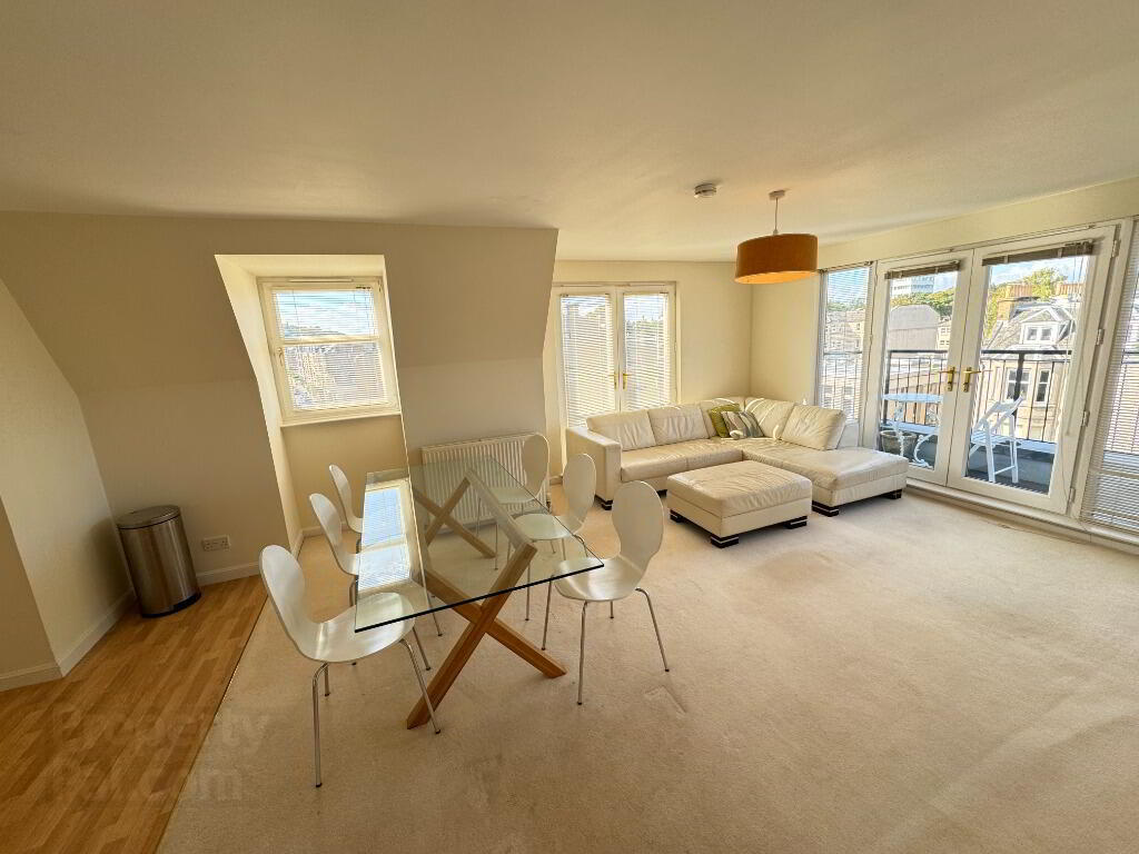 10 Maxwell Street 3 of 11