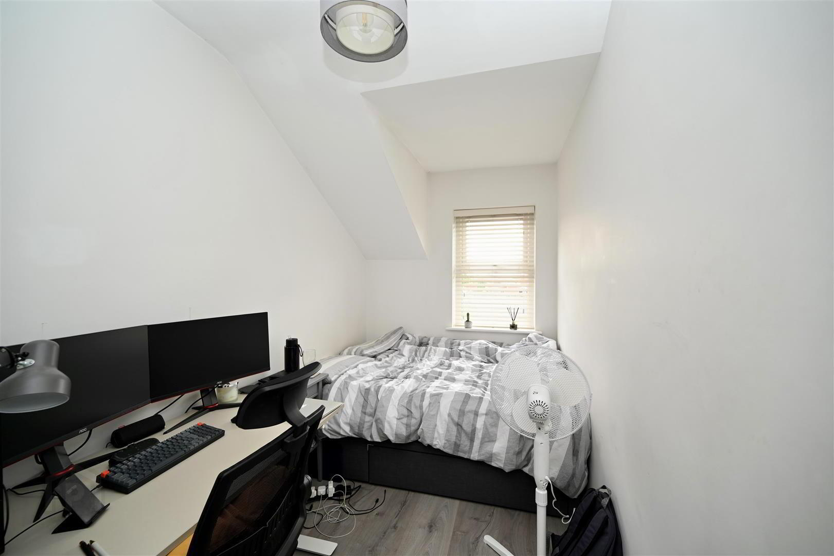 Apt 9, 130 Stranmillis Road 7 of 8
