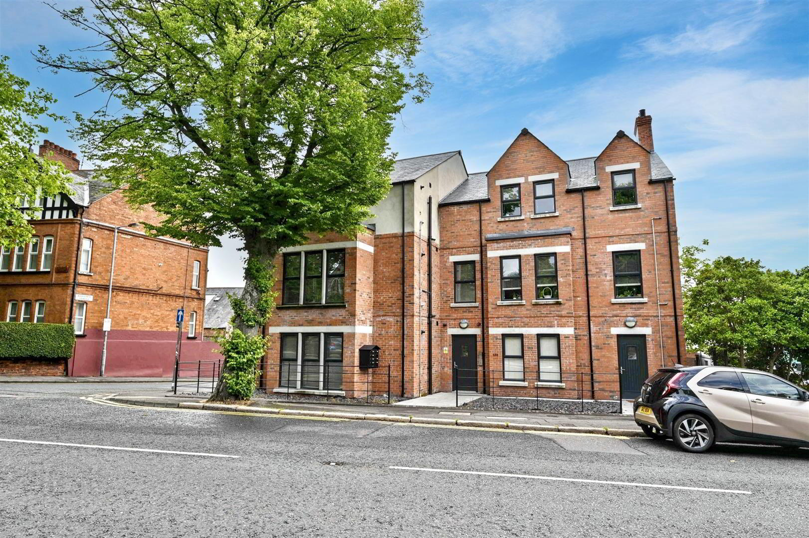 Apt 9, 130 Stranmillis Road 1 of 8
