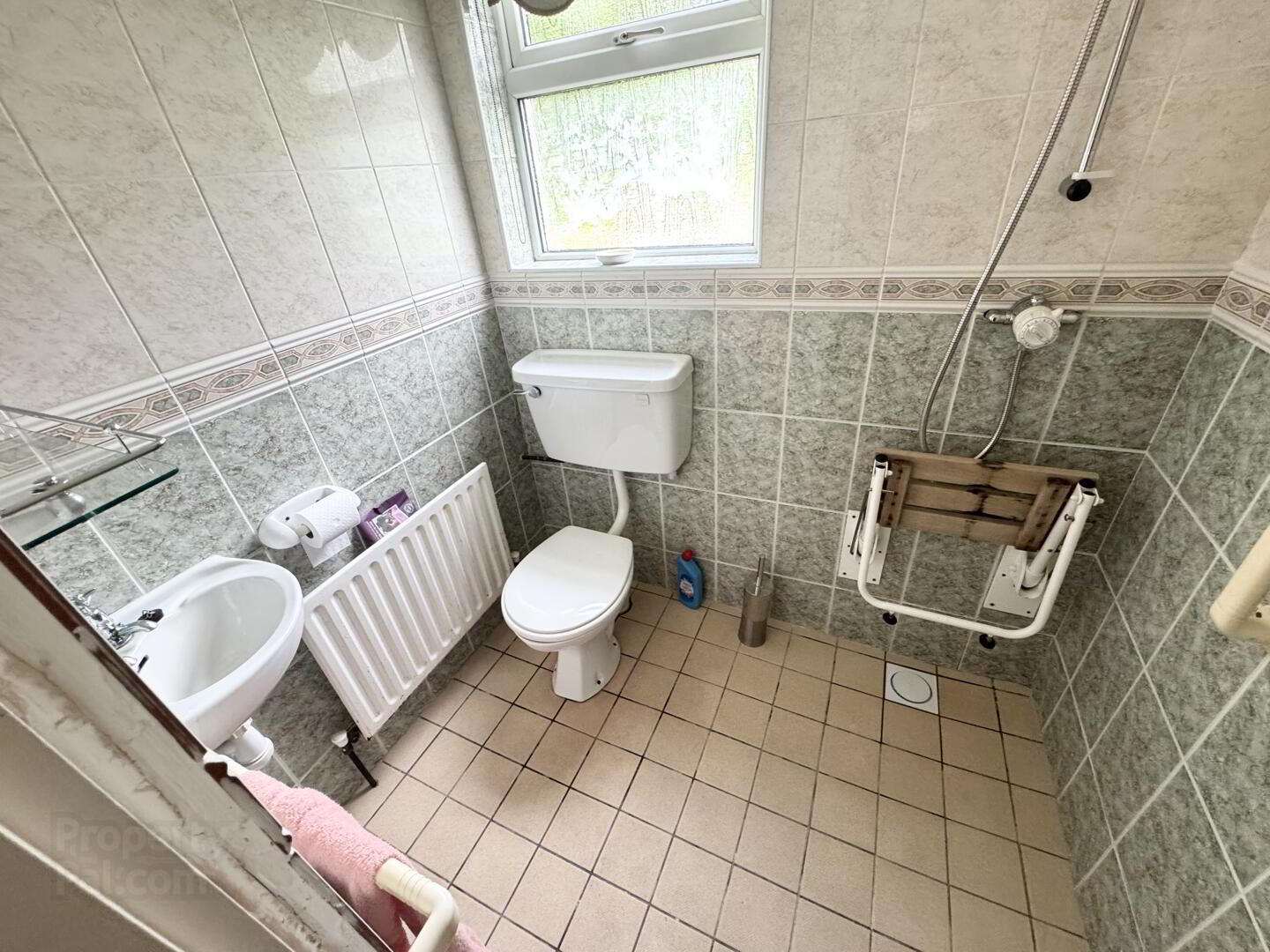 1 Meadow View Crescent 5 of 18