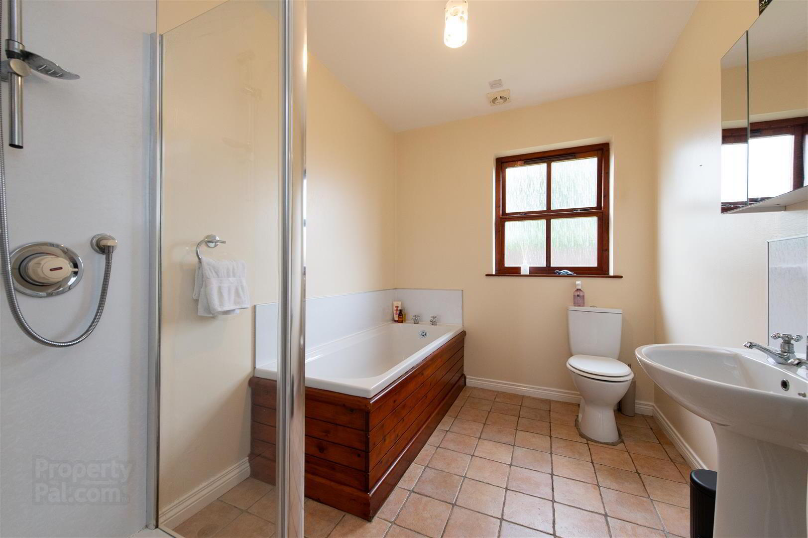 24 Castle Wood 6 of 21