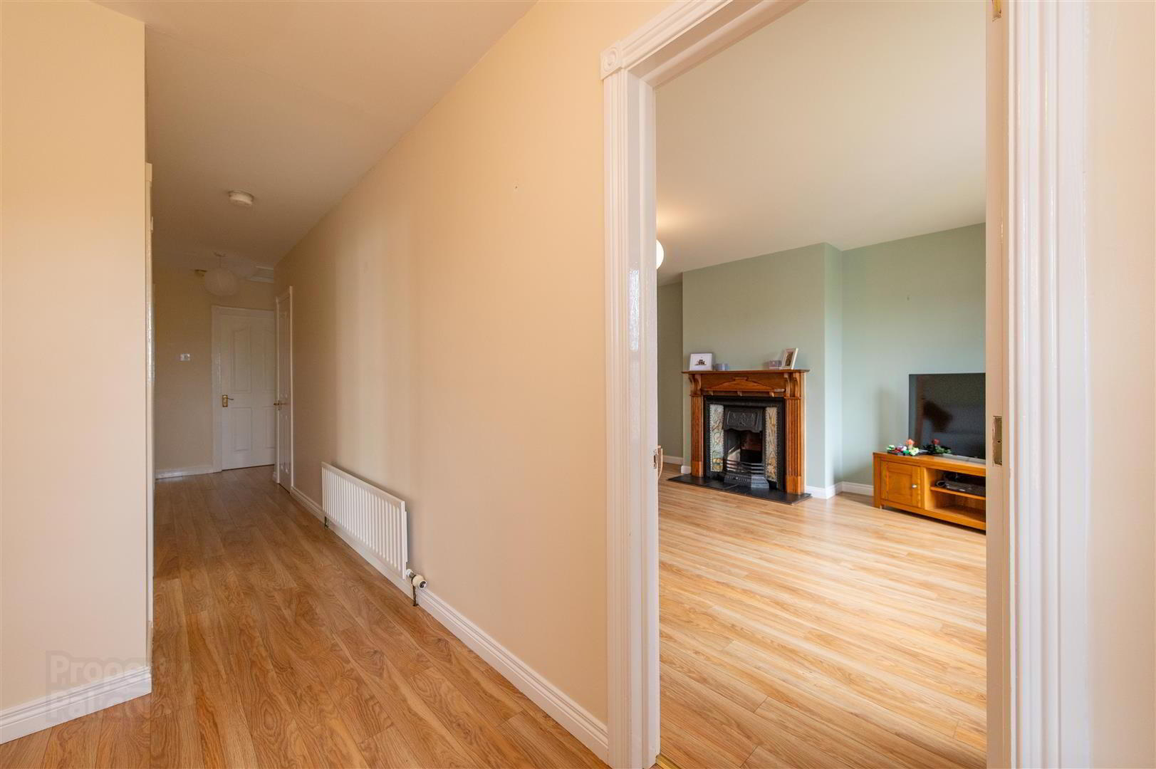 24 Castle Wood 8 of 21