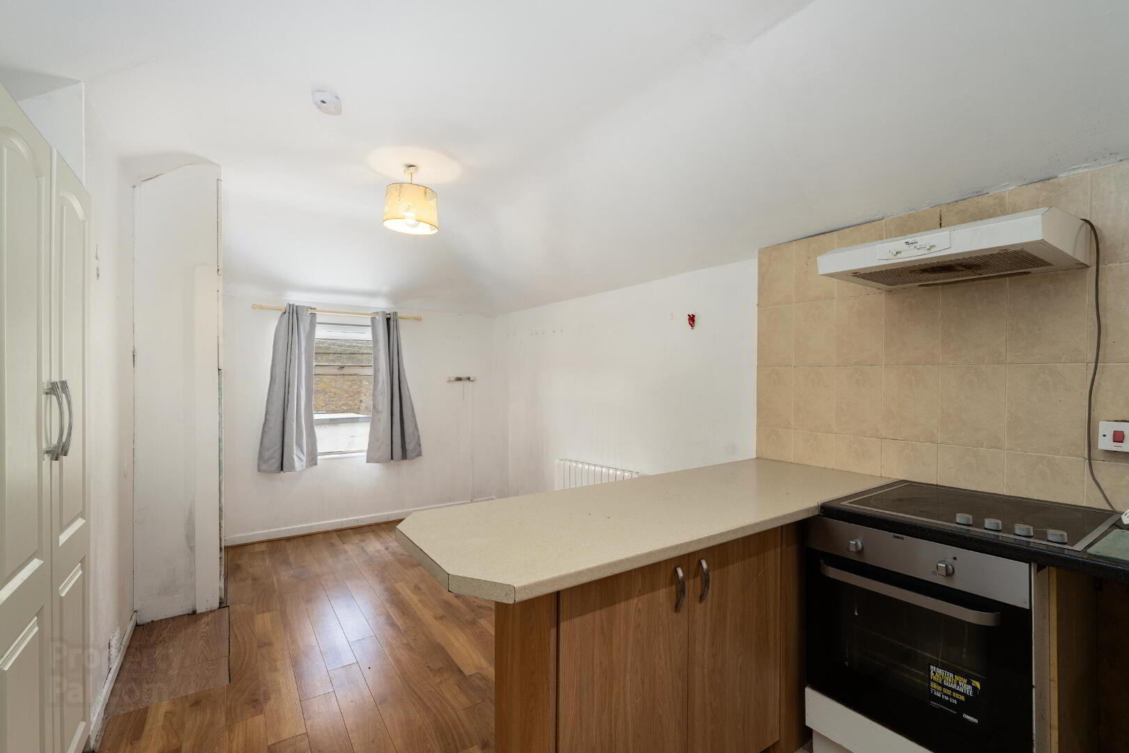 82 Botanic Road 13 of 45