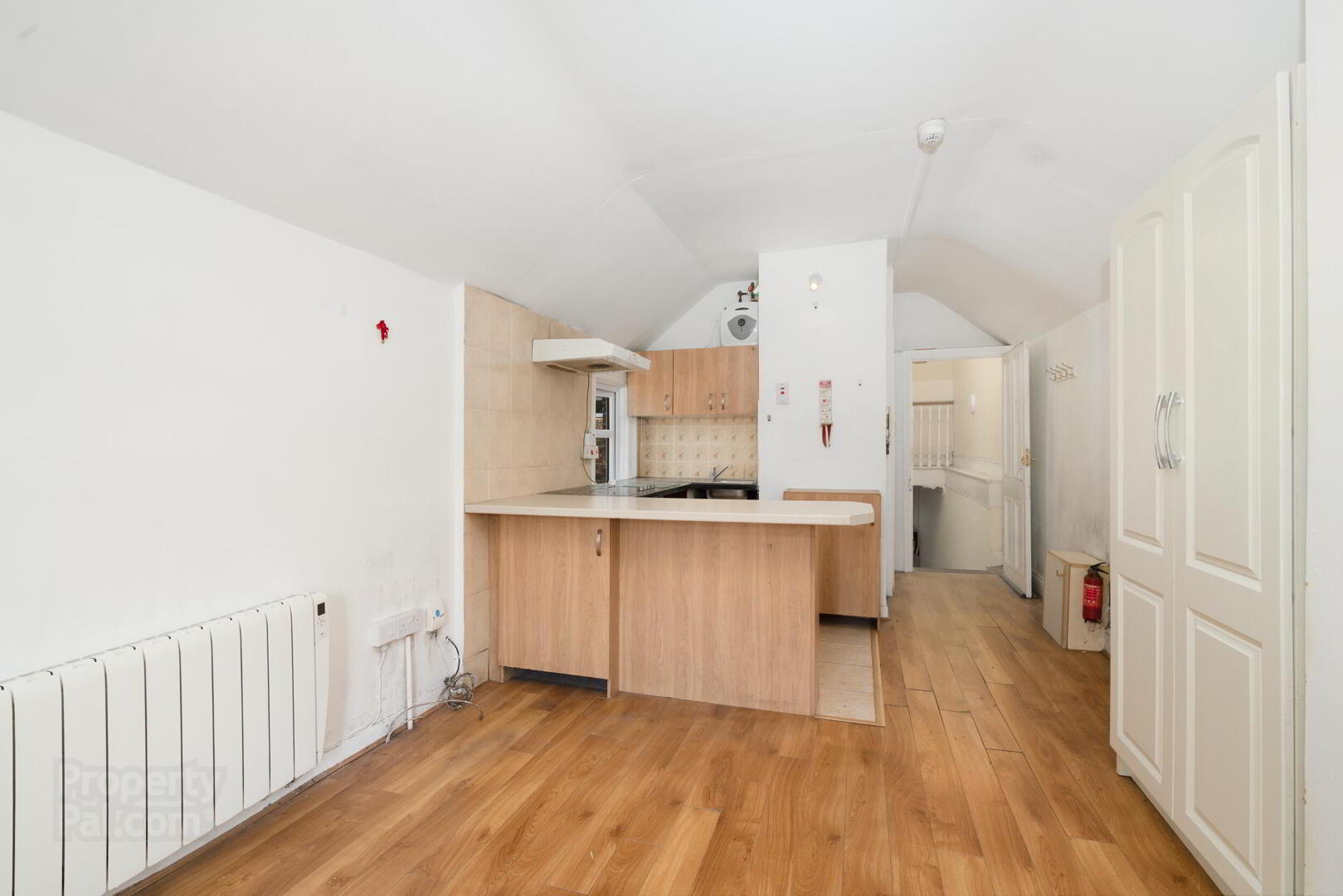 82 Botanic Road 14 of 45