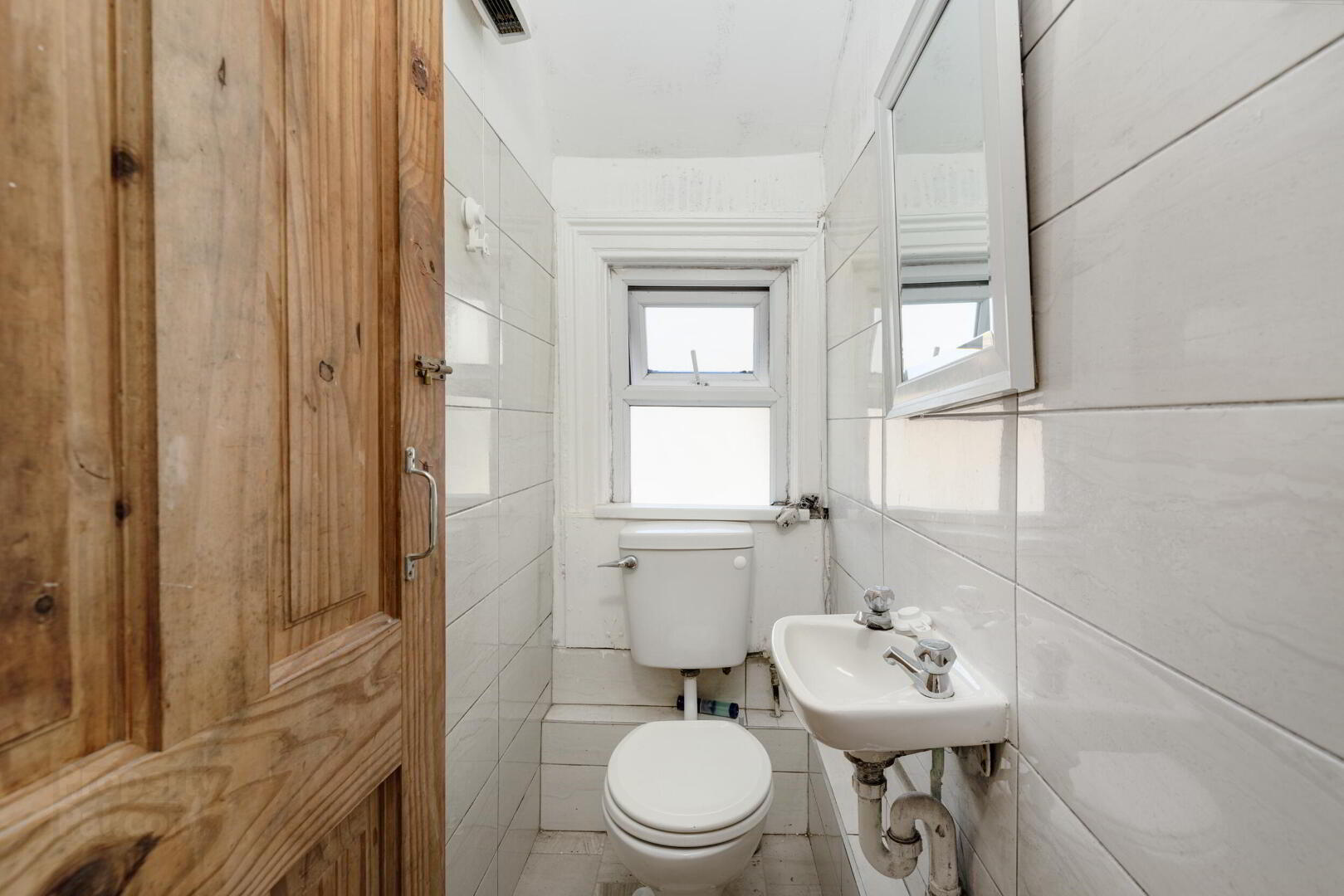 82 Botanic Road 16 of 45