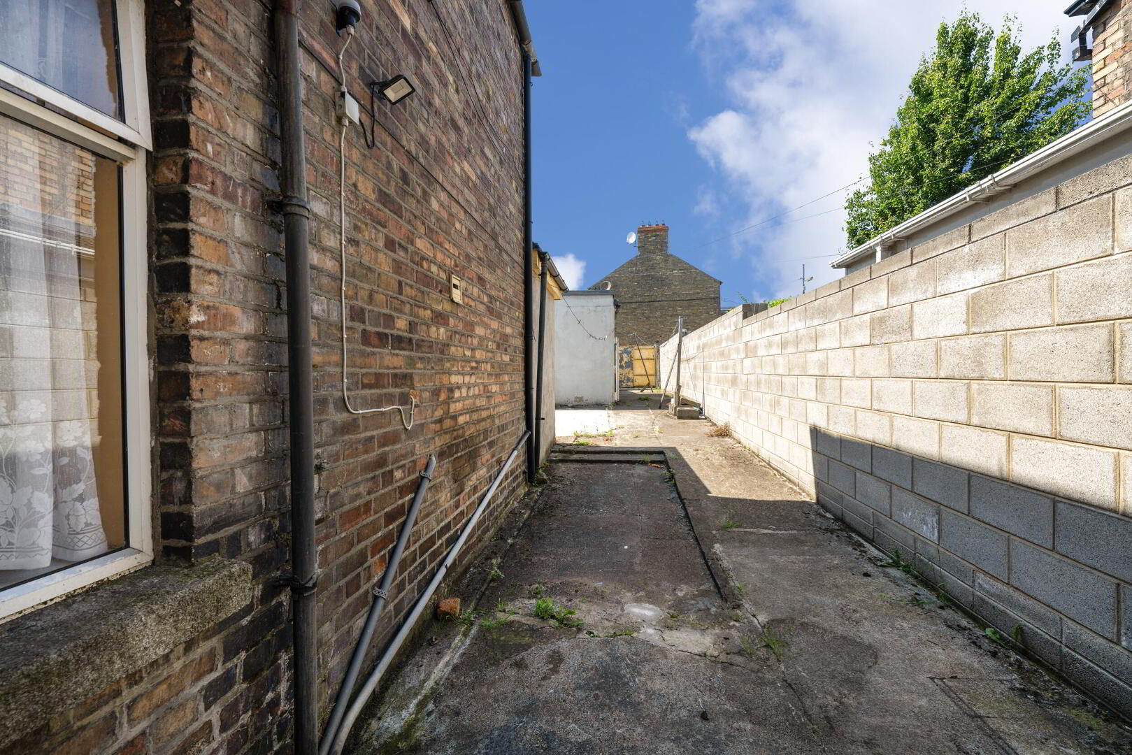 82 Botanic Road 35 of 45