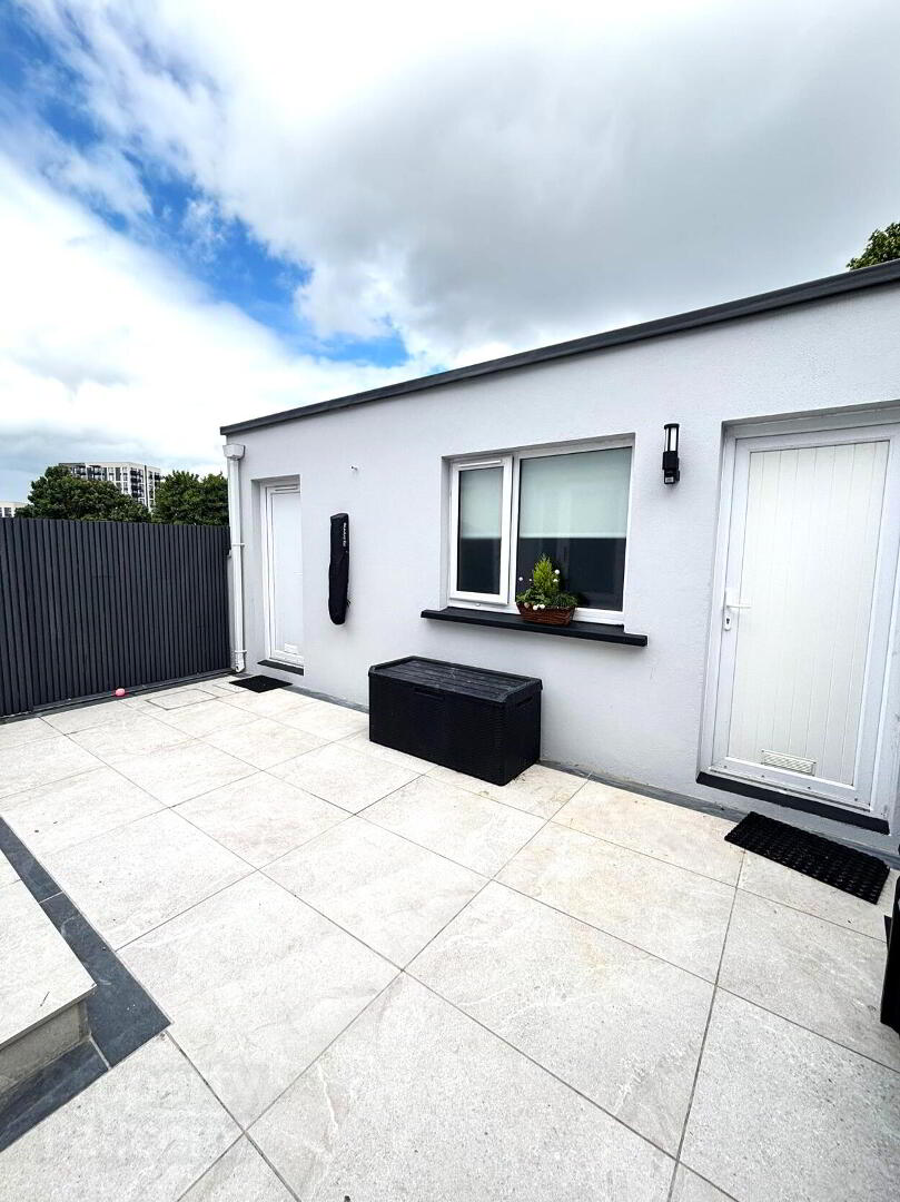 Ashington Crescent 1 of 8