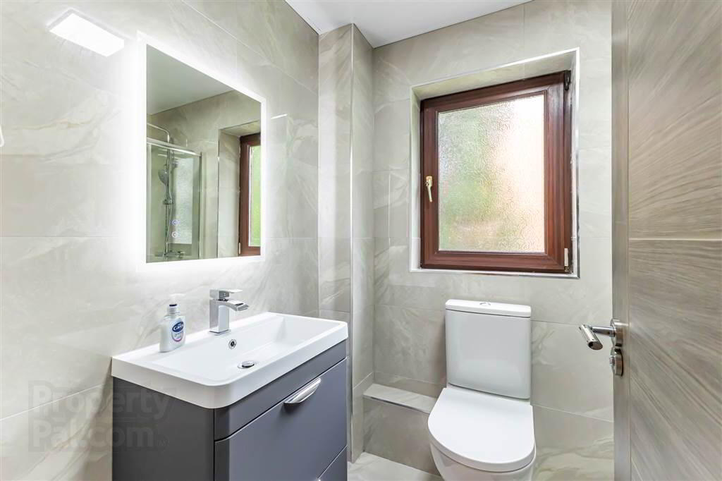 8c Stranmillis Court 14 of 17
