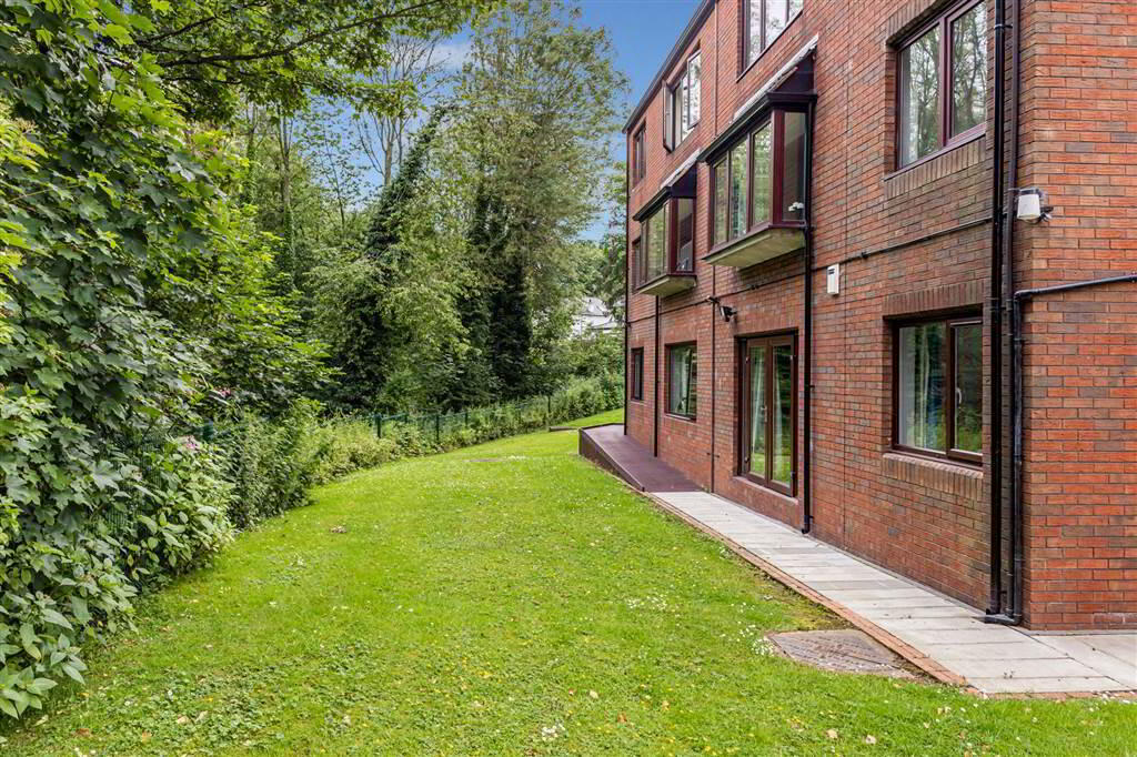 8c Stranmillis Court 17 of 17
