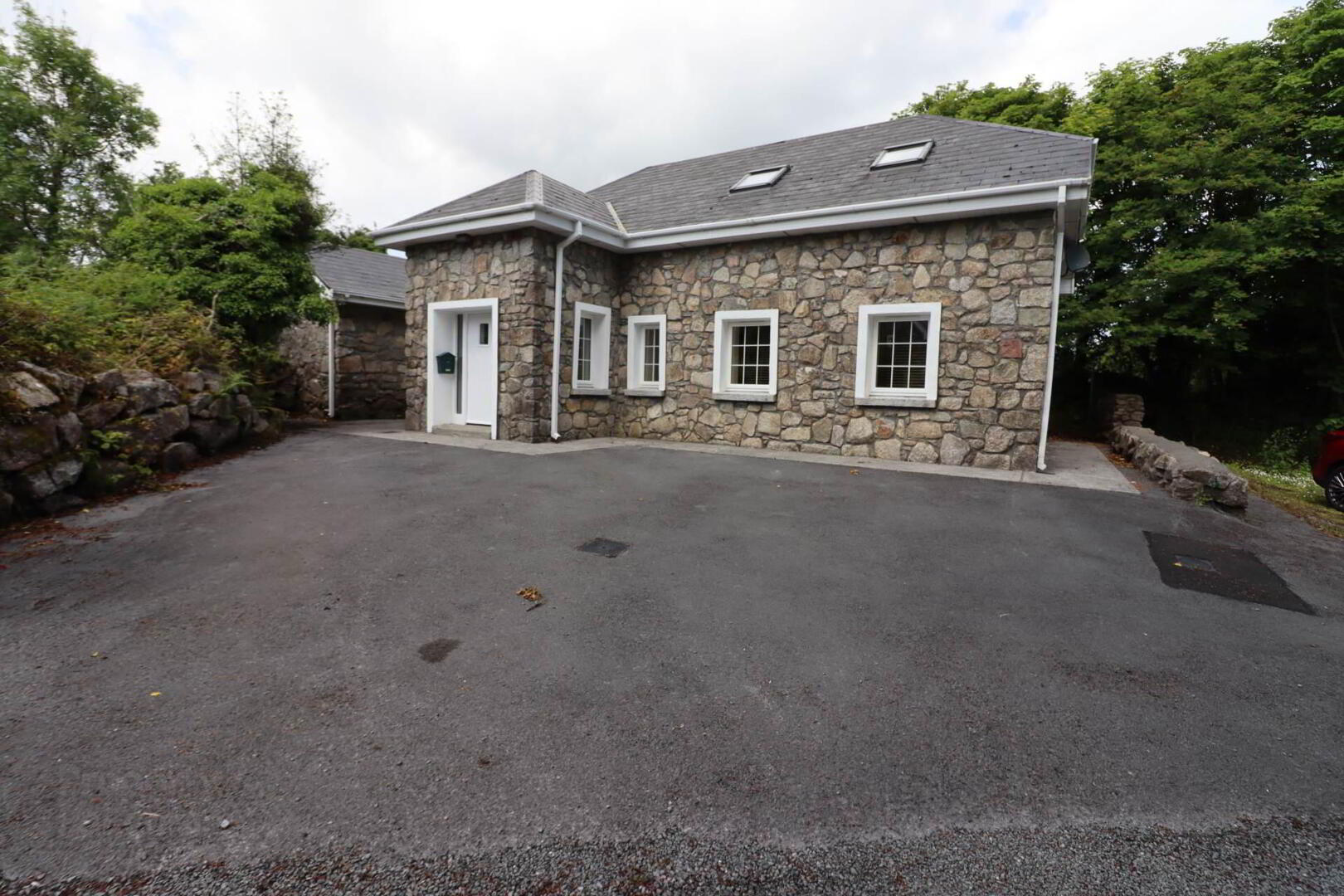 property description image