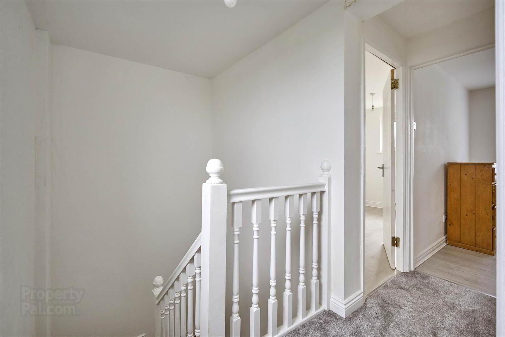 25b Strand Avenue 9 of 16