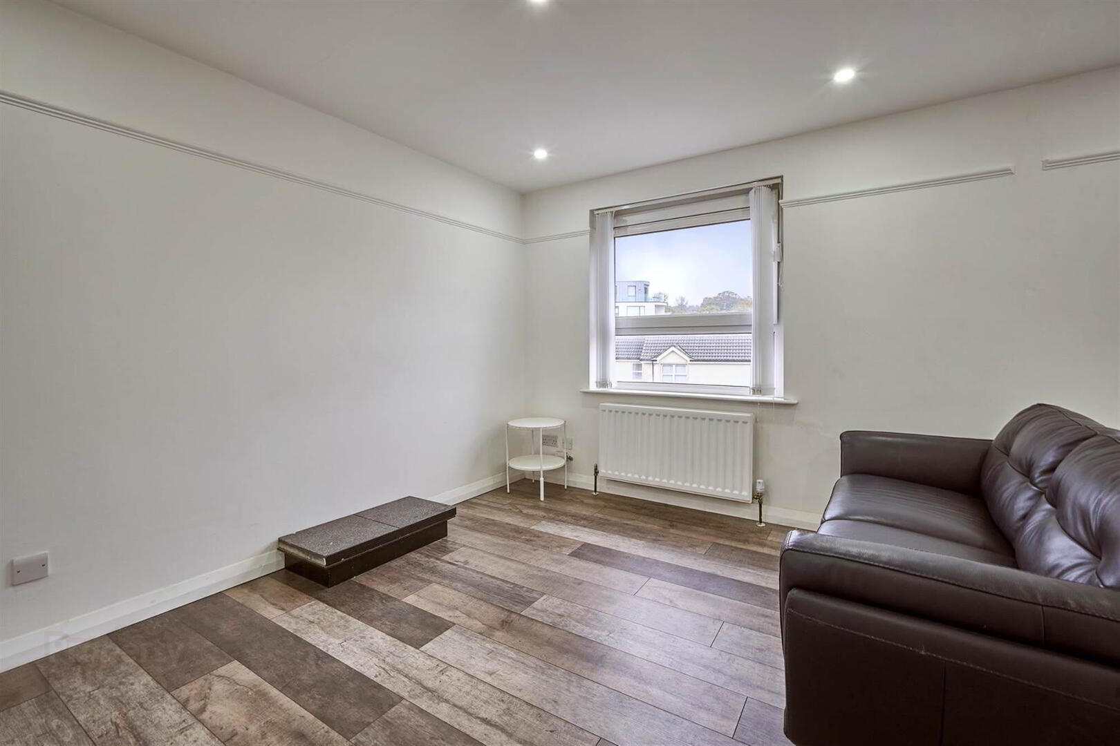 25b Strand Avenue 5 of 16