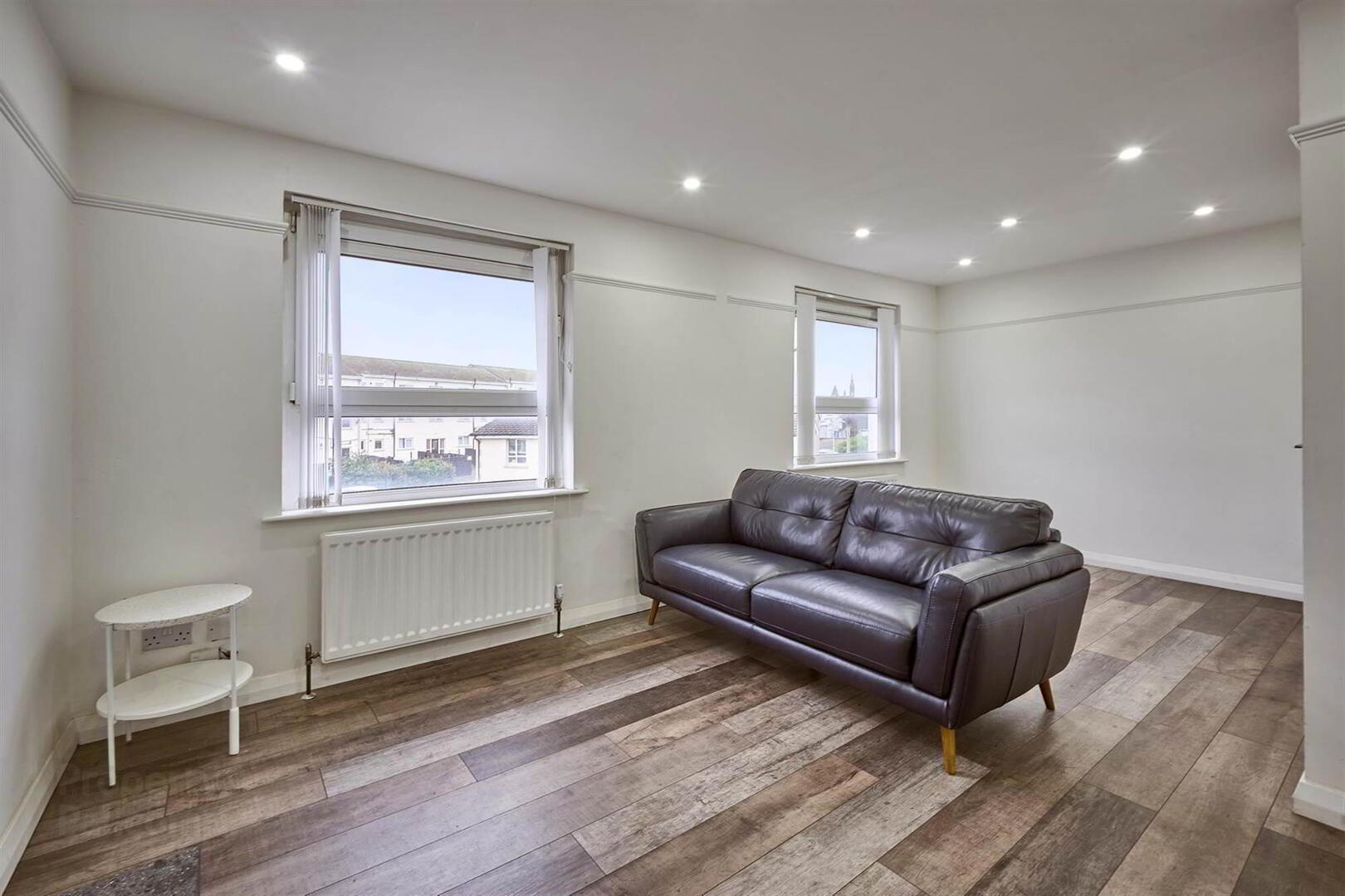 25b Strand Avenue 6 of 16
