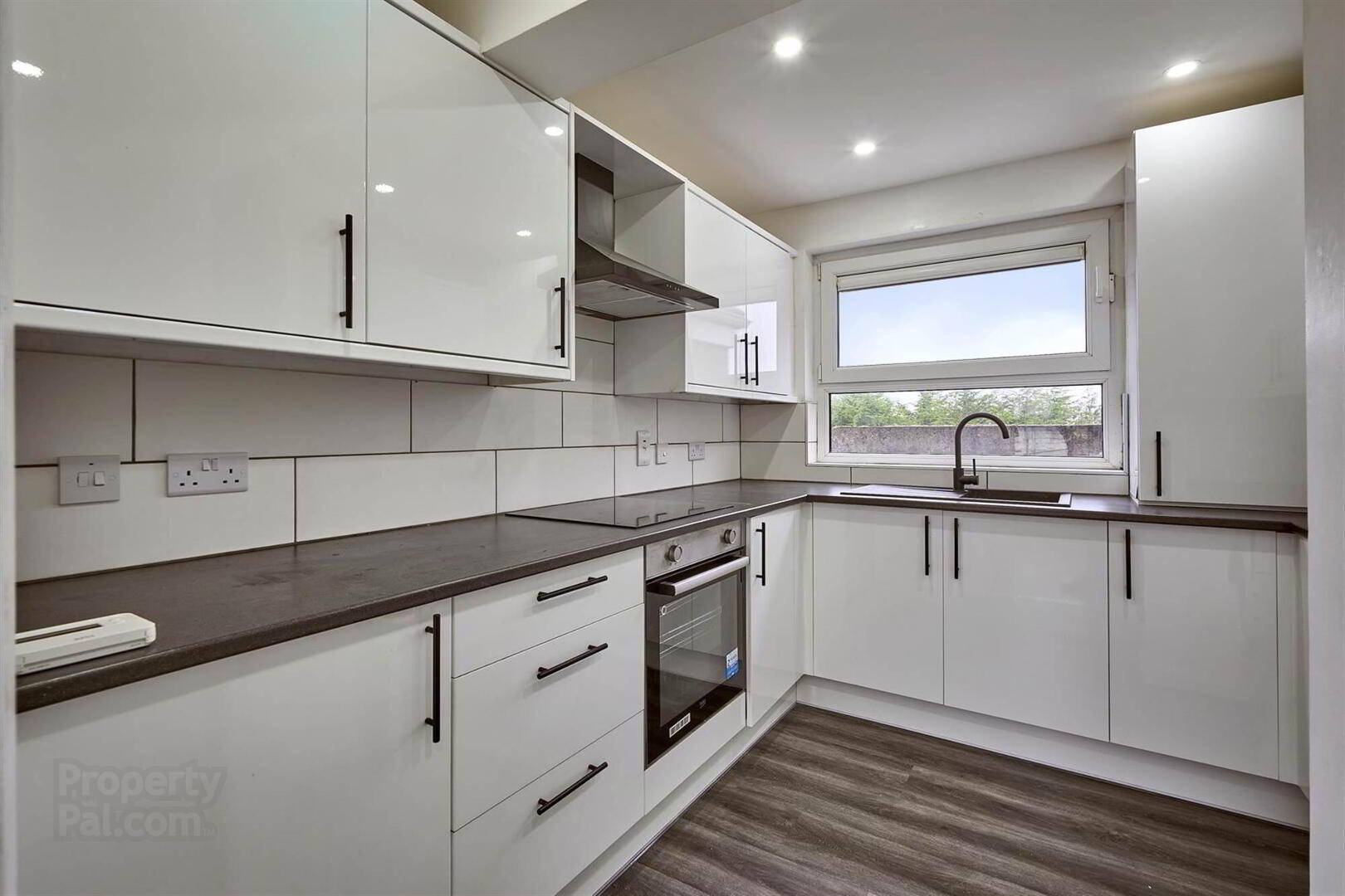 25b Strand Avenue 7 of 16